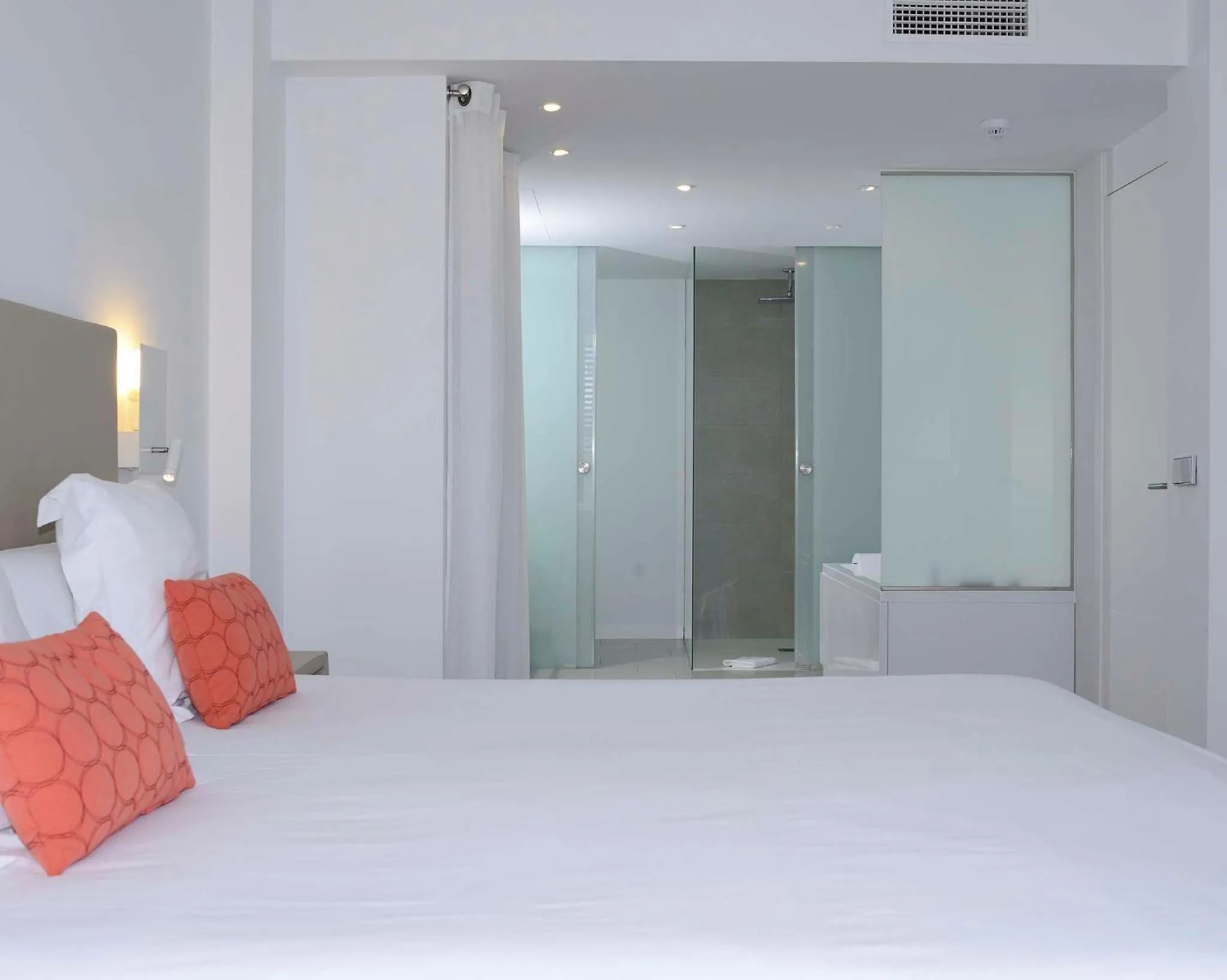 Bedroom, Bed in Apartaments B-Llobet Sun & Confort