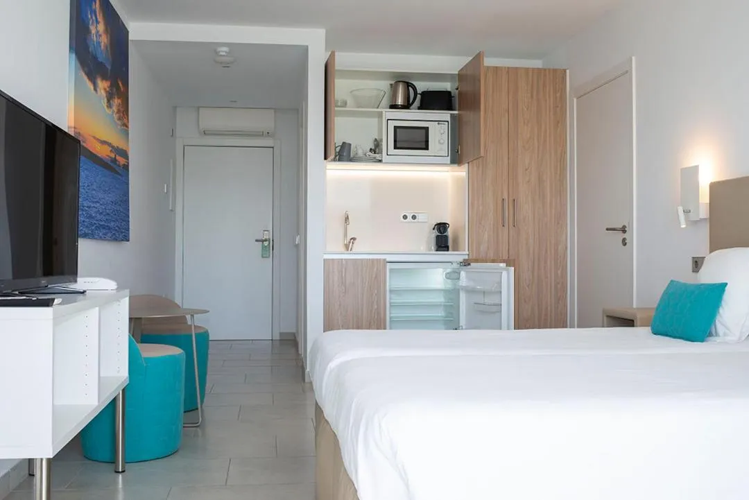 Photo of the whole room, Bed in Apartaments B-Llobet Sun & Confort