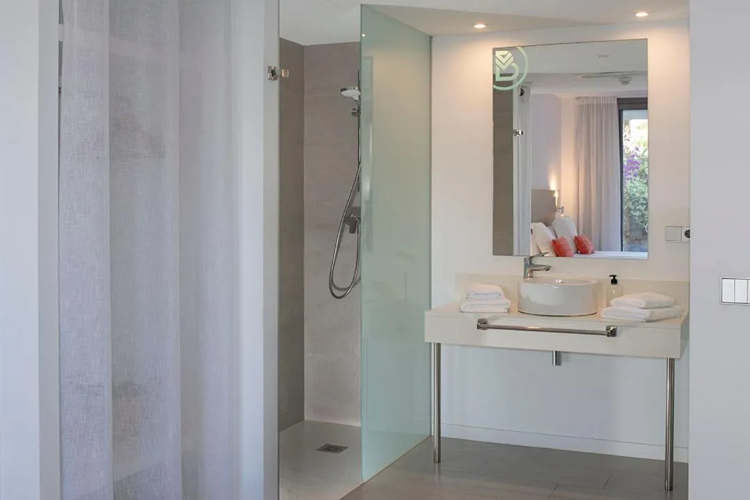 Bathroom in Apartaments B-Llobet Sun & Confort