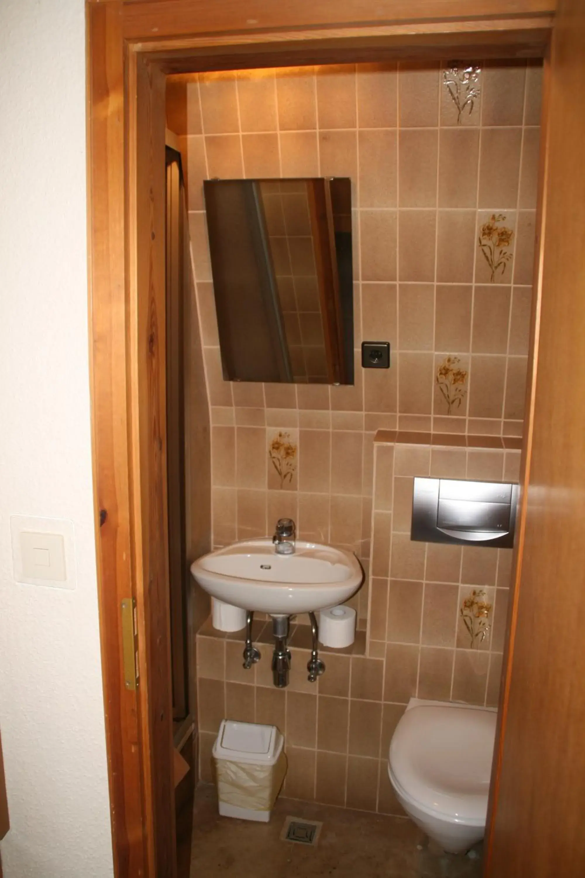 Twin Room with Bathroom in Hotel Cafe Lieb Twin Room with Bathroom in Hotel Cafe Lieb