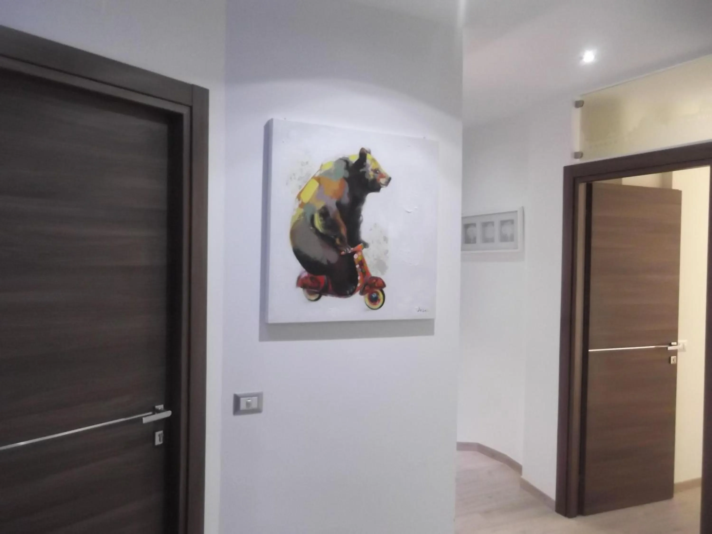 Decorative detail in Gloria Vatican Bijou