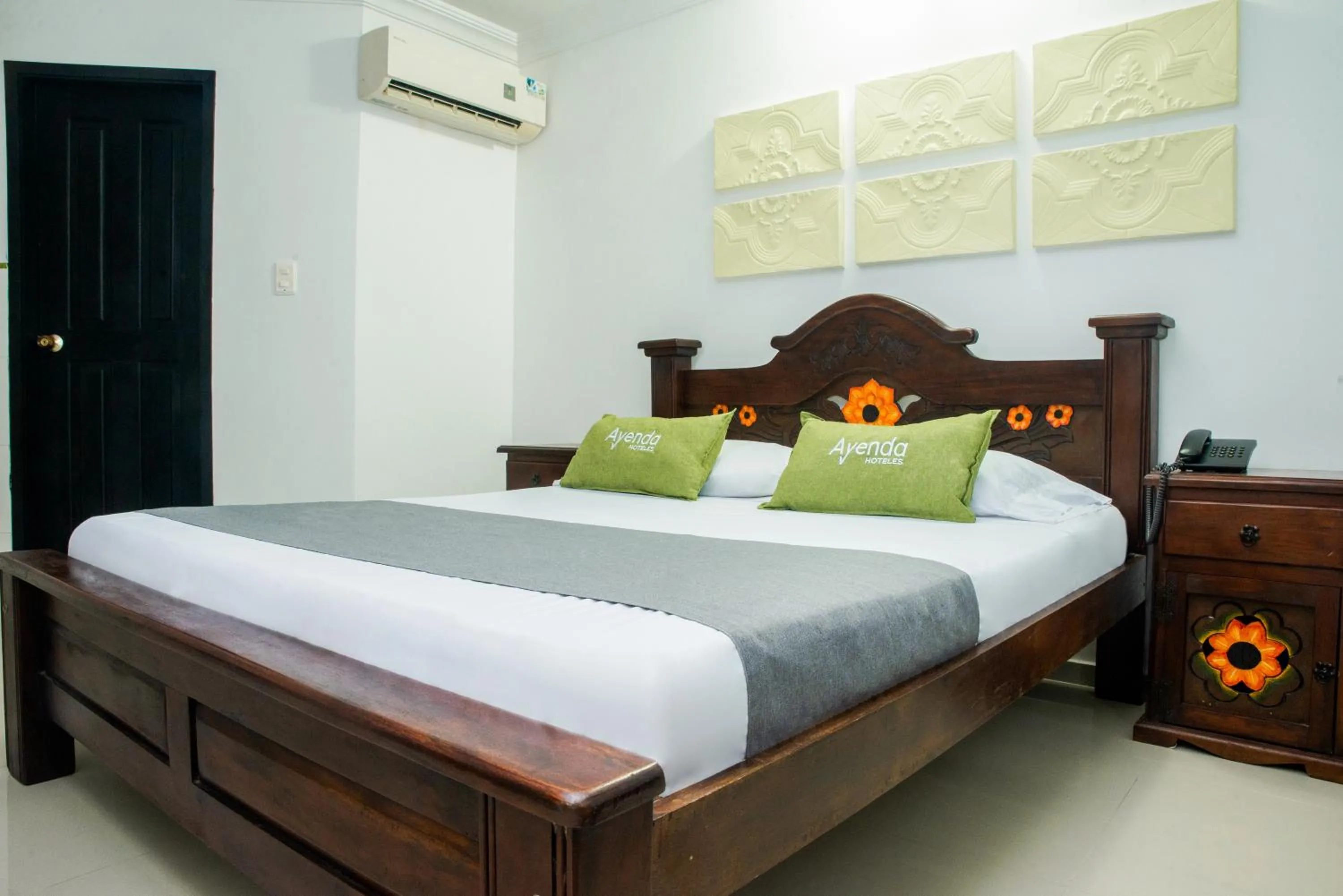 Bed in Ayenda 1315 Candiac