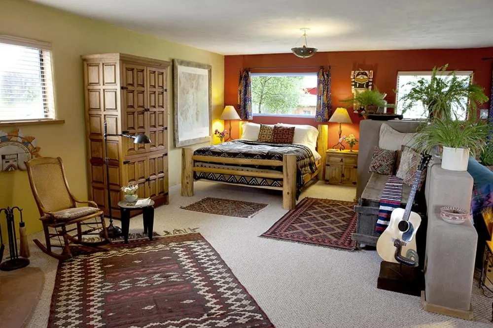 Bed in Casa Gallina - An Artisan Inn