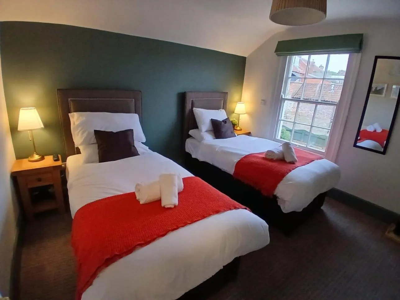 Twin Room with Shower - single occupancy in Who'd a Thought It
