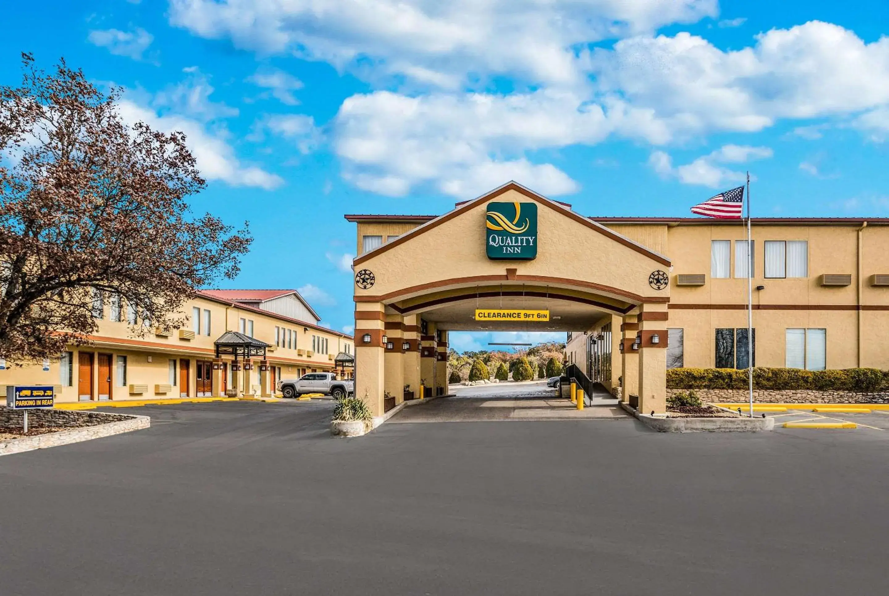 Property building in Quality Inn Ozona I-10 Property building in Quality Inn Ozona I-10