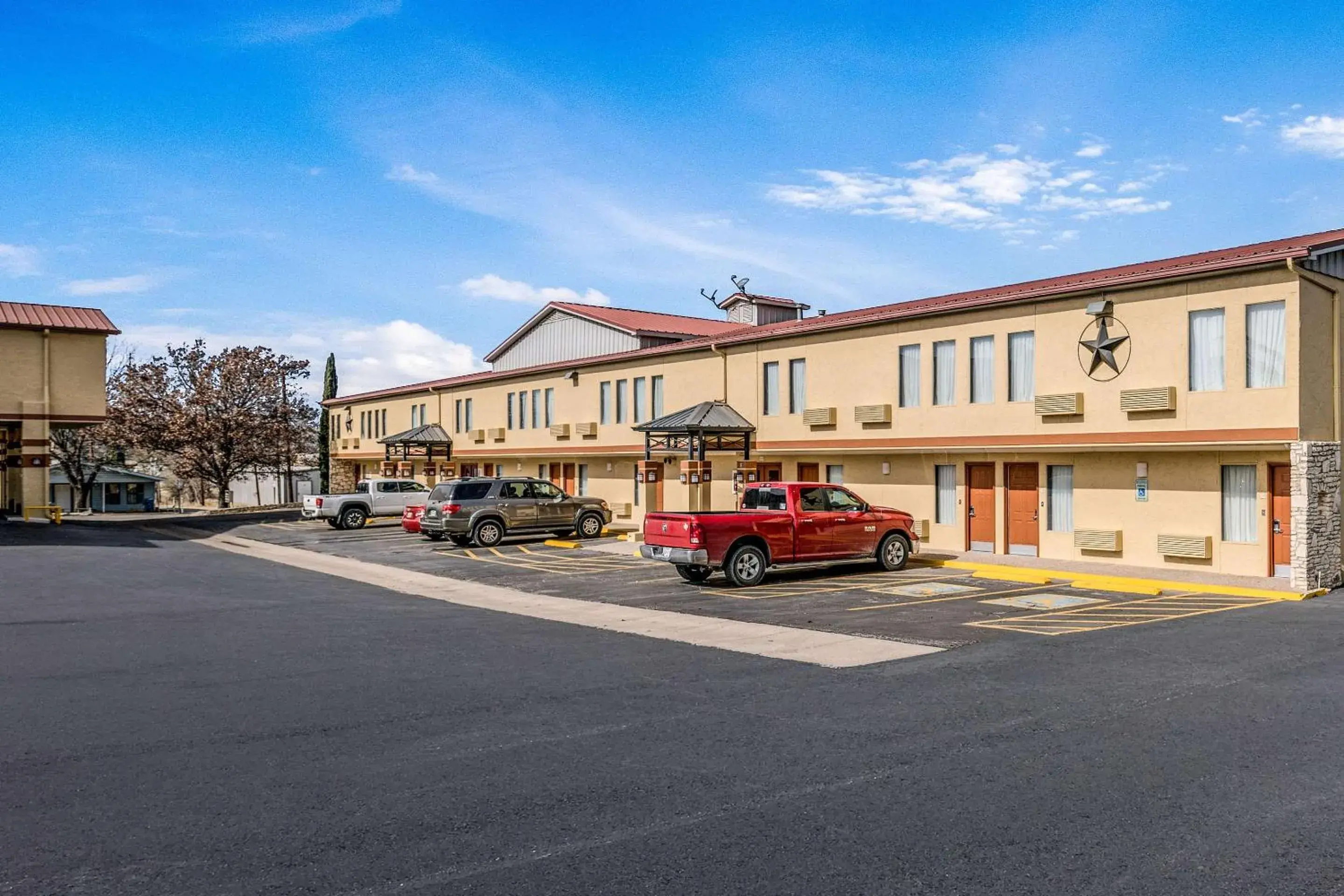 Property building in Quality Inn Ozona I-10 Property building in Quality Inn Ozona I-10