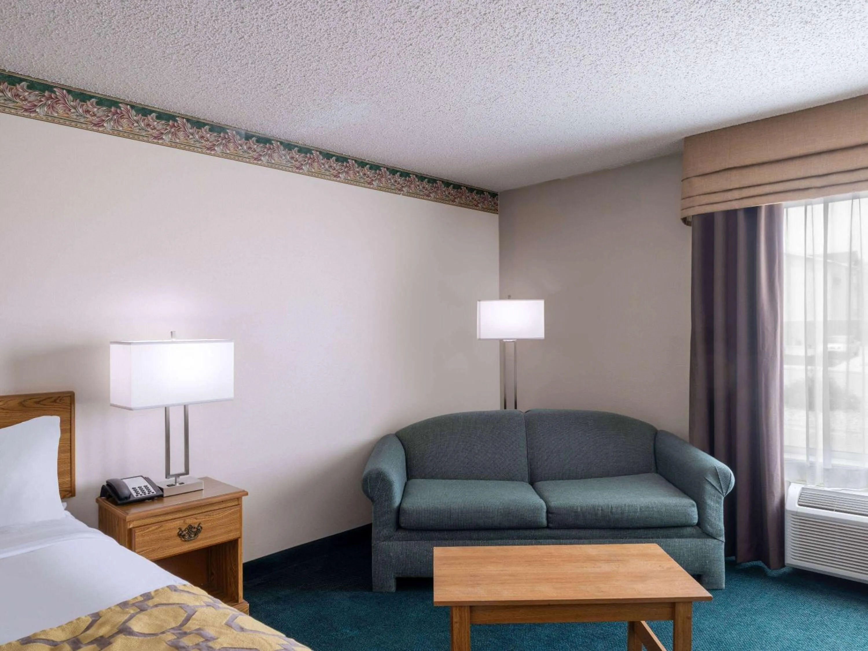 Photo of the whole room in Baymont by Wyndham Limon