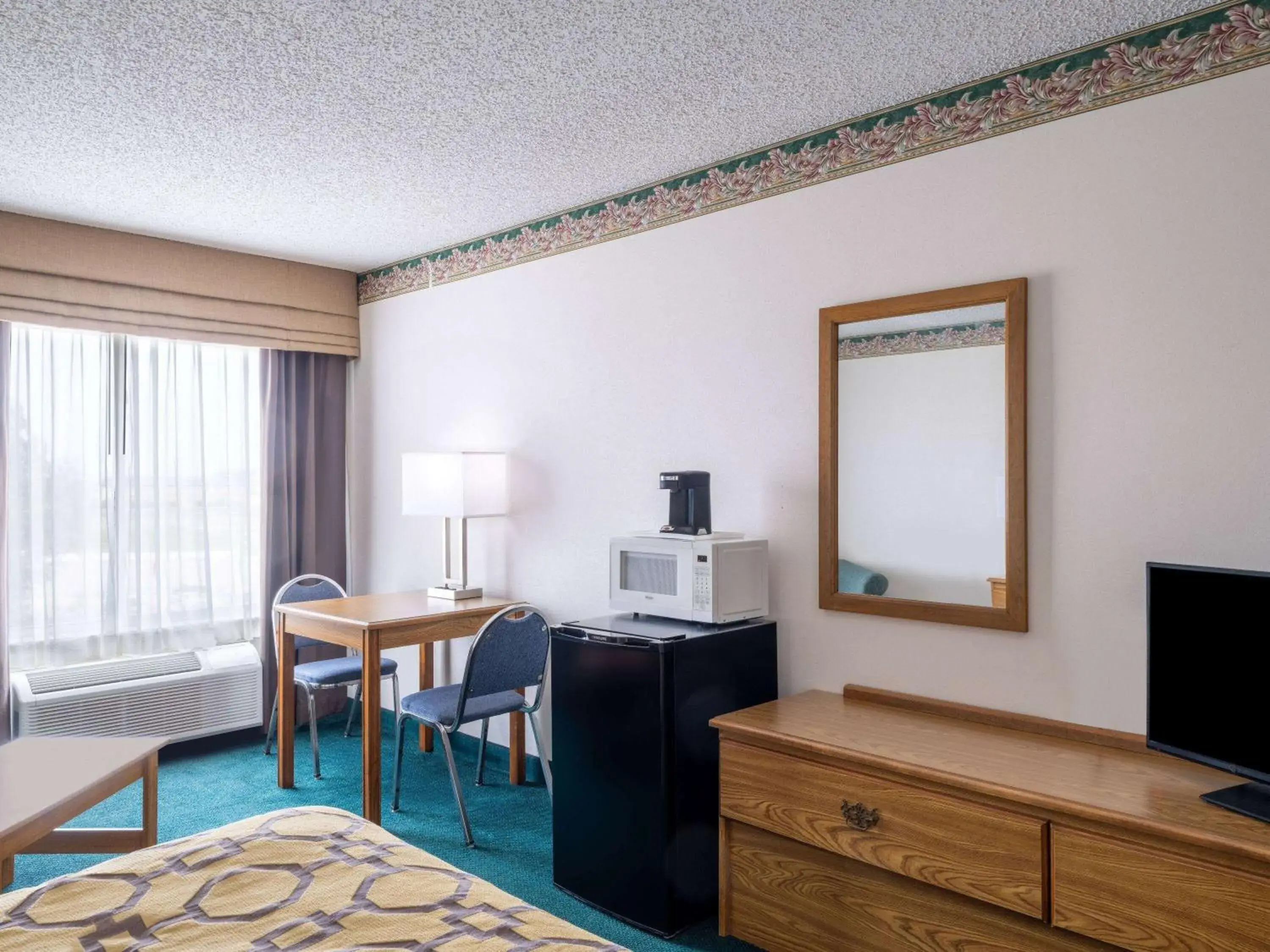 Photo of the whole room in Baymont by Wyndham Limon Photo of the whole room in Baymont by Wyndham Limon