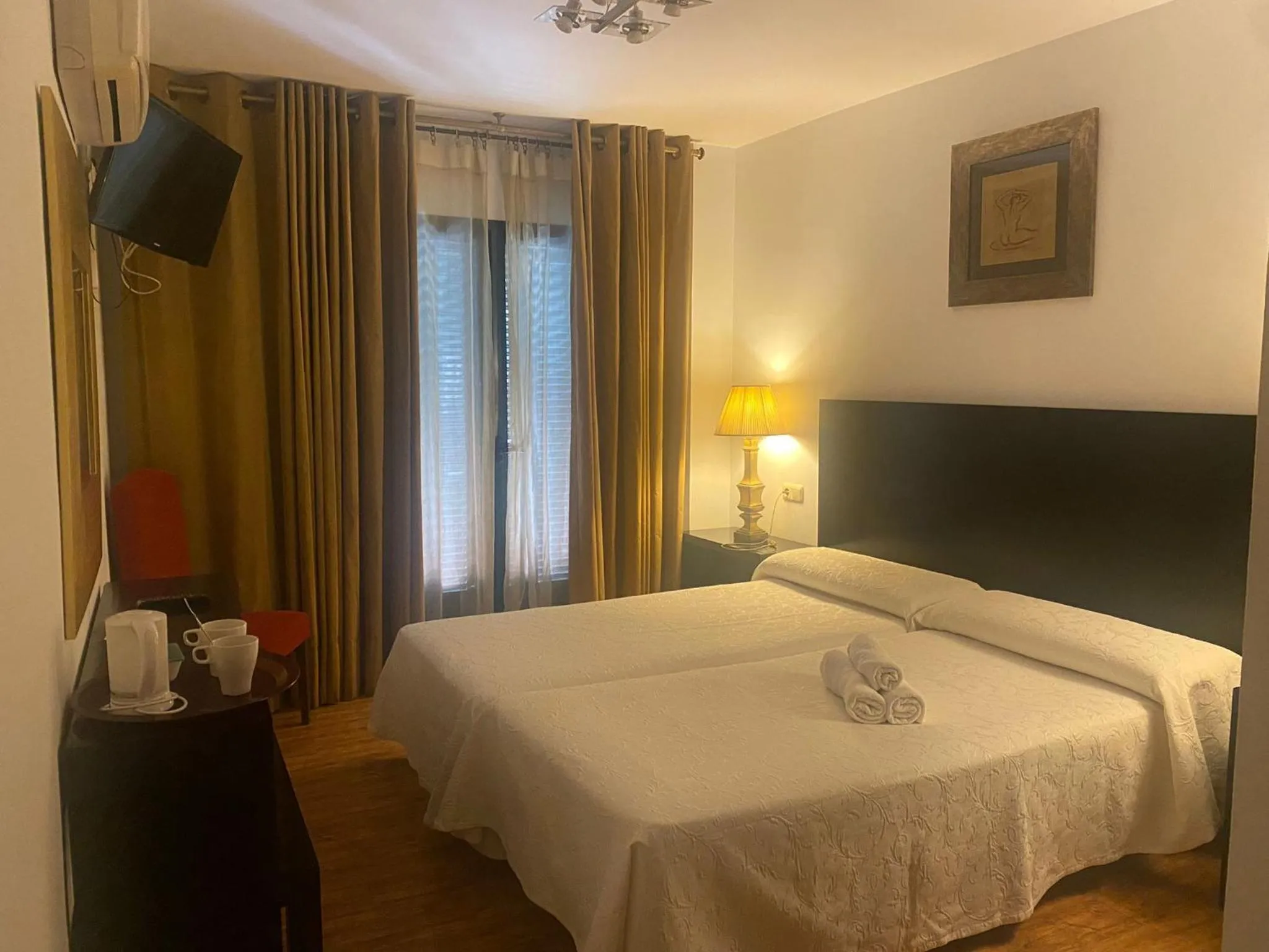 Bed in Hostal Tres Soles