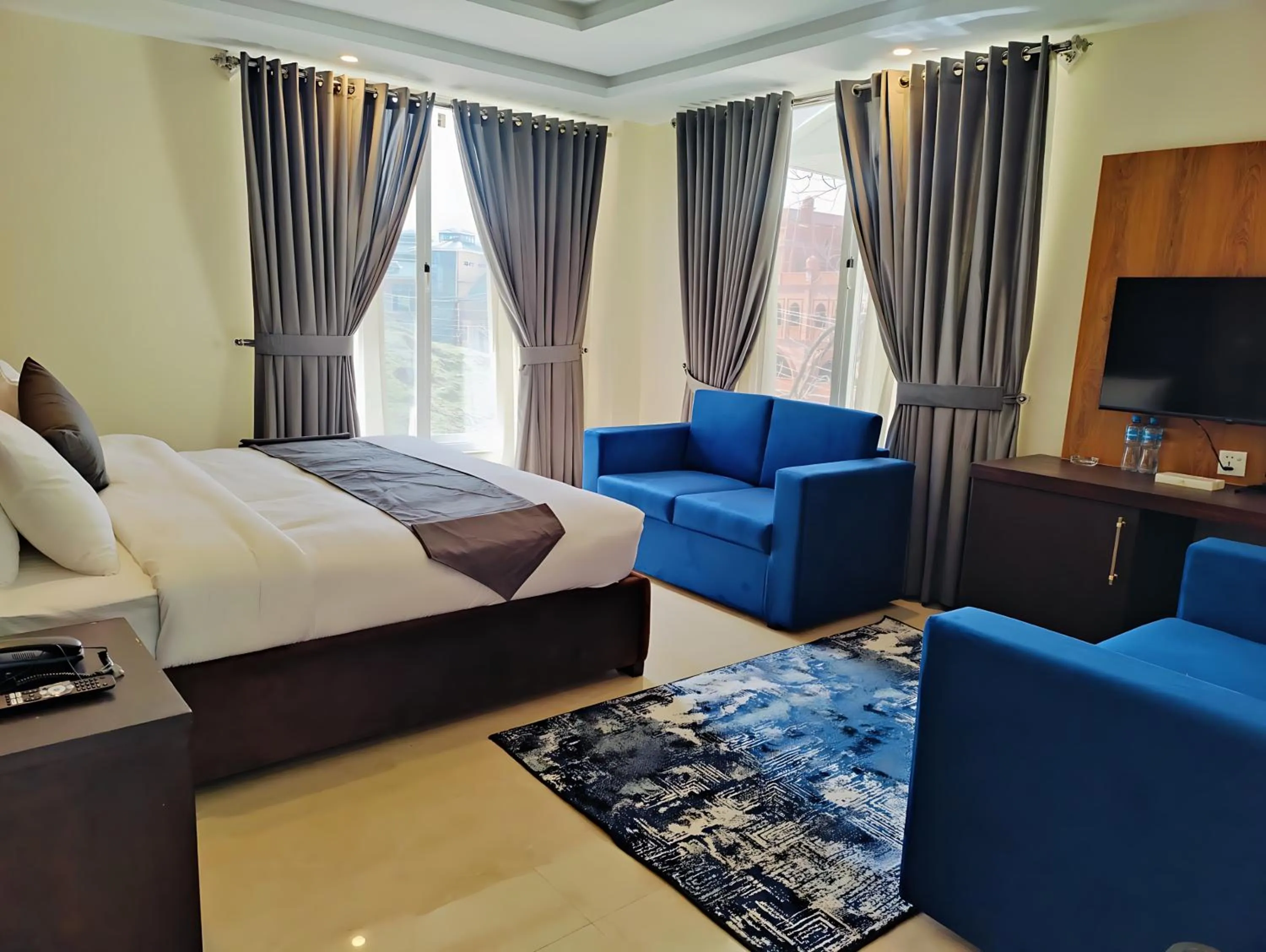 Bedroom in Pinemont Hotel, Murree