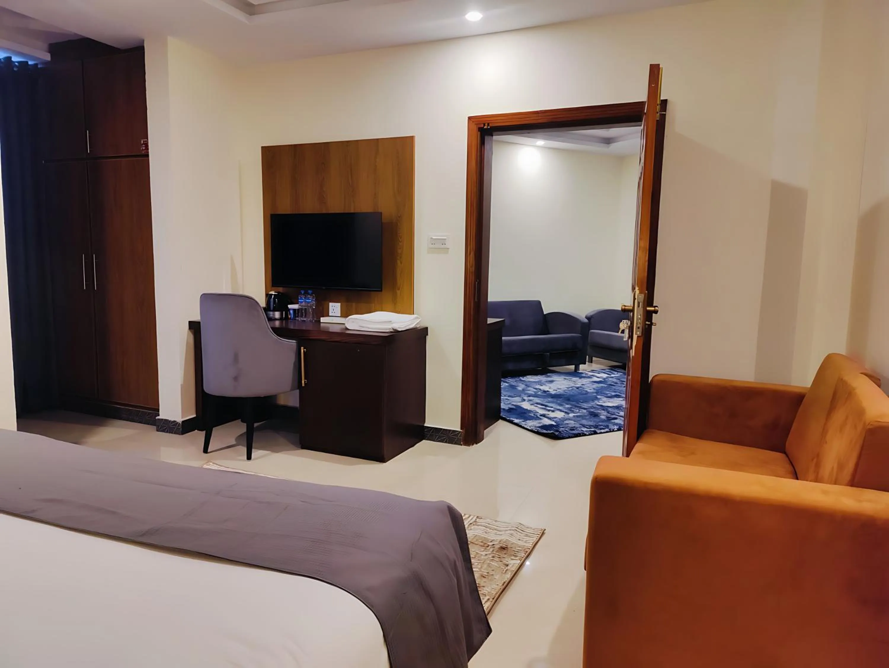 Bedroom in Pinemont Hotel, Murree