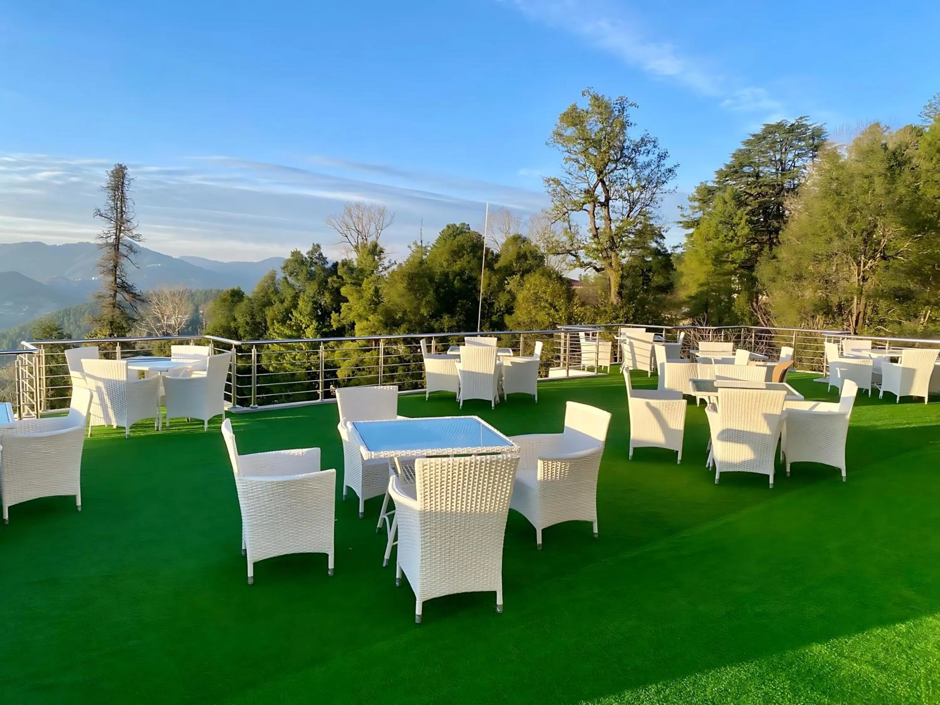 Restaurant/places to eat in Pinemont Hotel, Murree