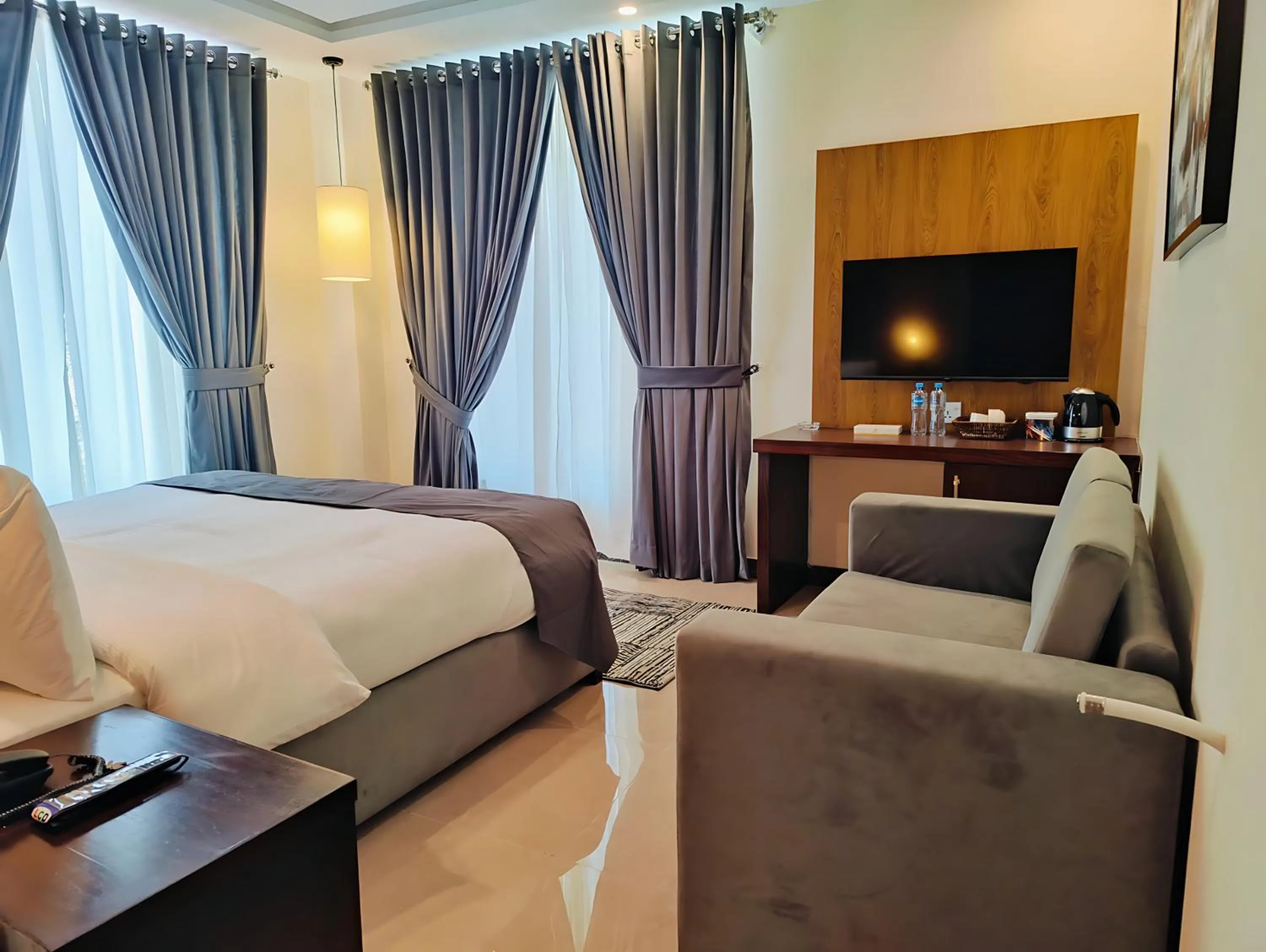 Bedroom in Pinemont Hotel, Murree