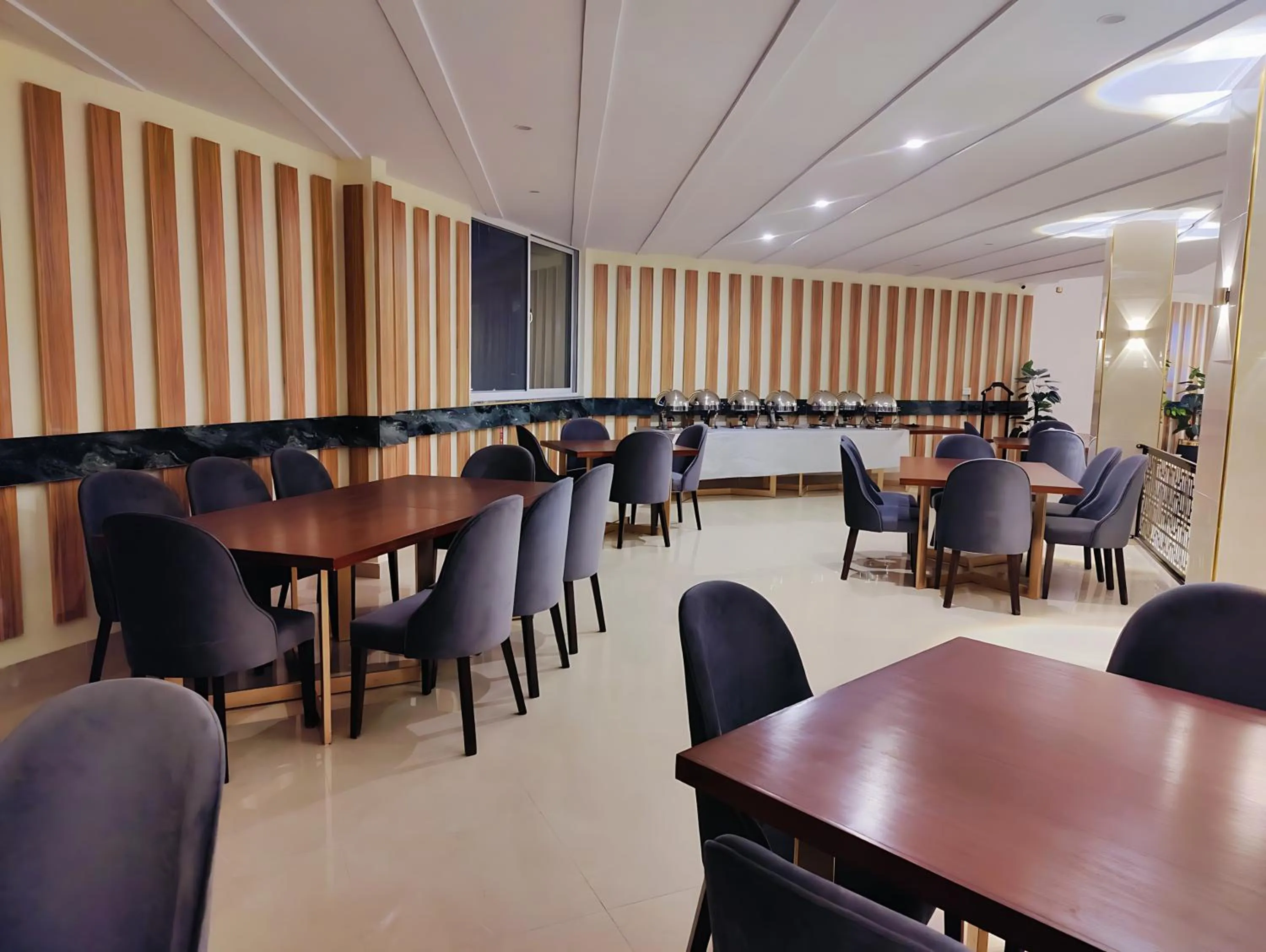 Restaurant/places to eat in Pinemont Hotel, Murree