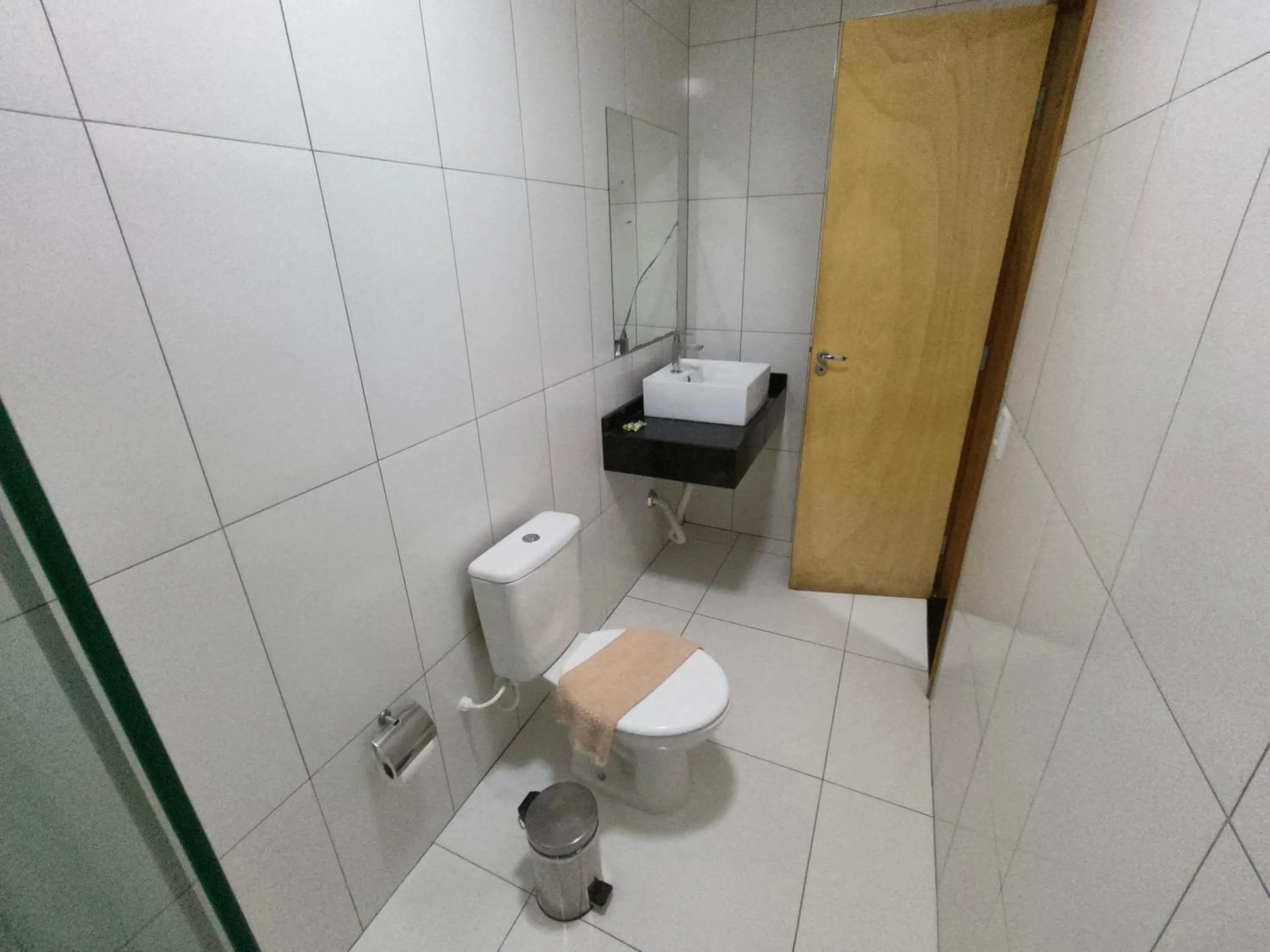 Toilet in Hotel Vitória - Guaíra