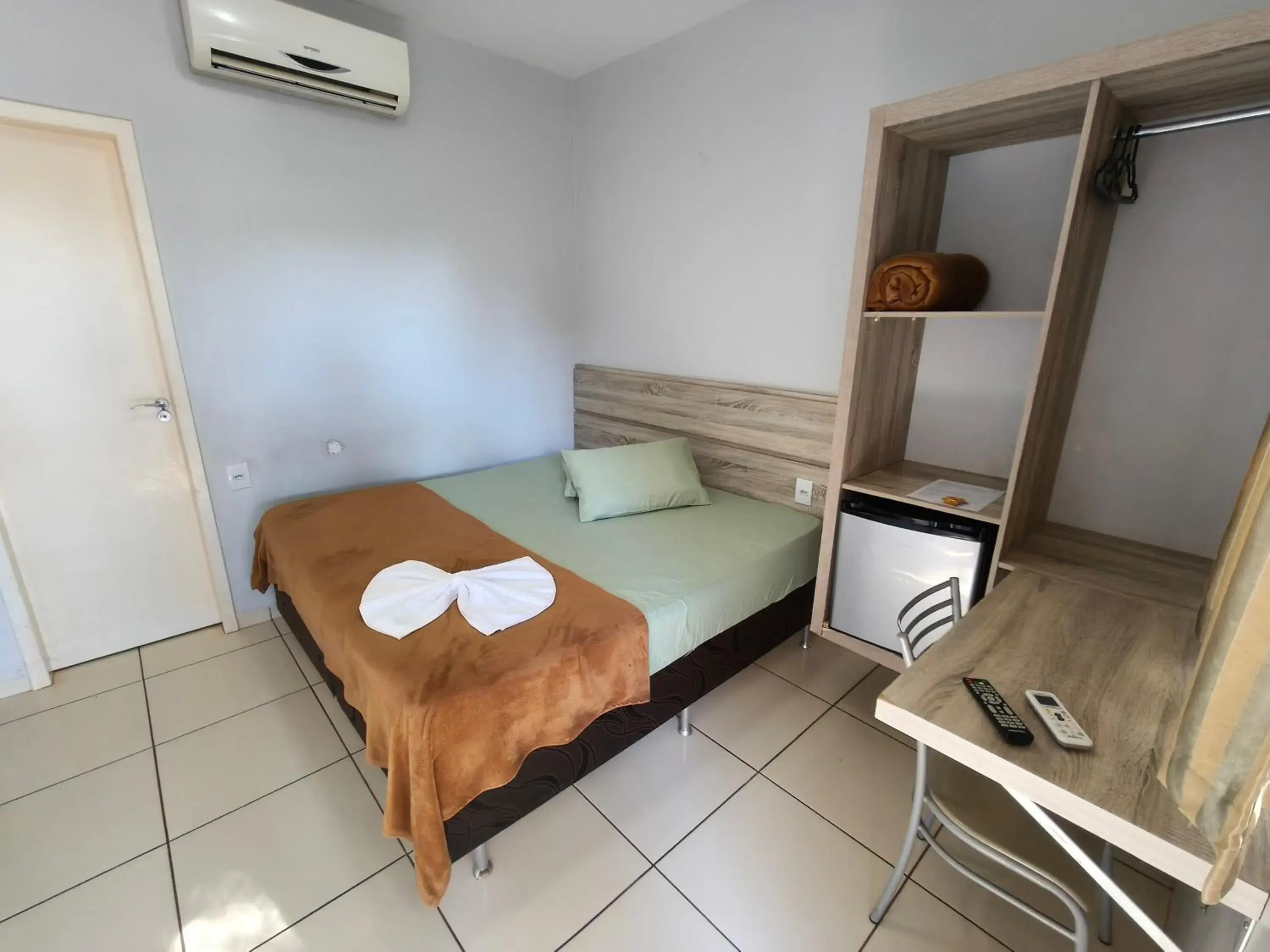 Double Room - single occupancy in Hotel Vitória - Guaíra Double Room - single occupancy in Hotel Vitória - Guaíra