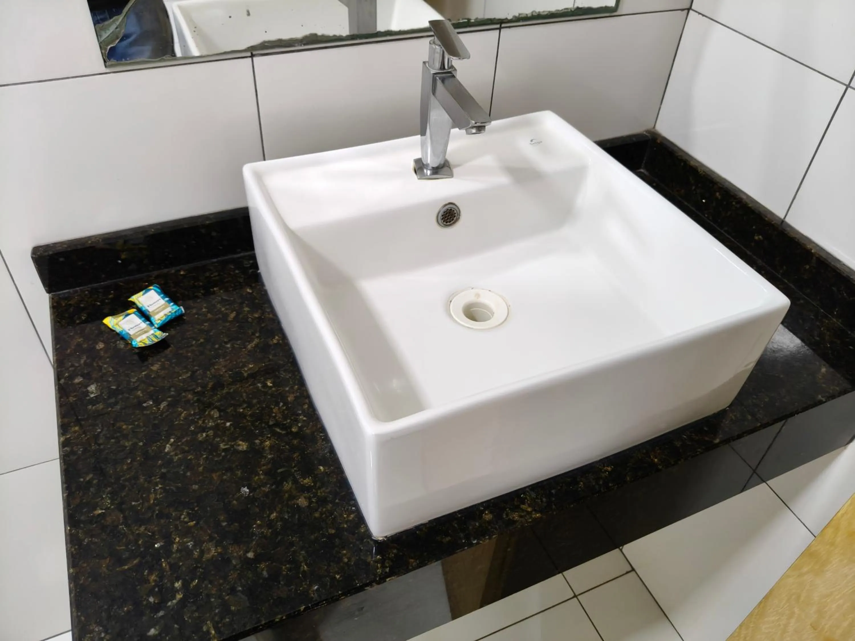 Bathroom in Hotel Vitória - Guaíra