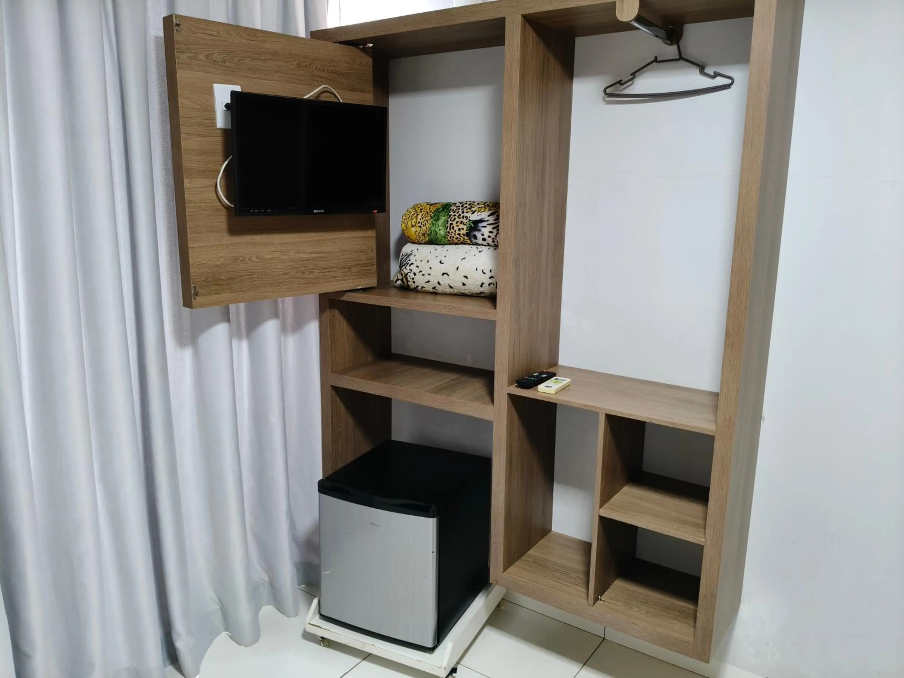 TV and multimedia in Hotel Vitória - Guaíra