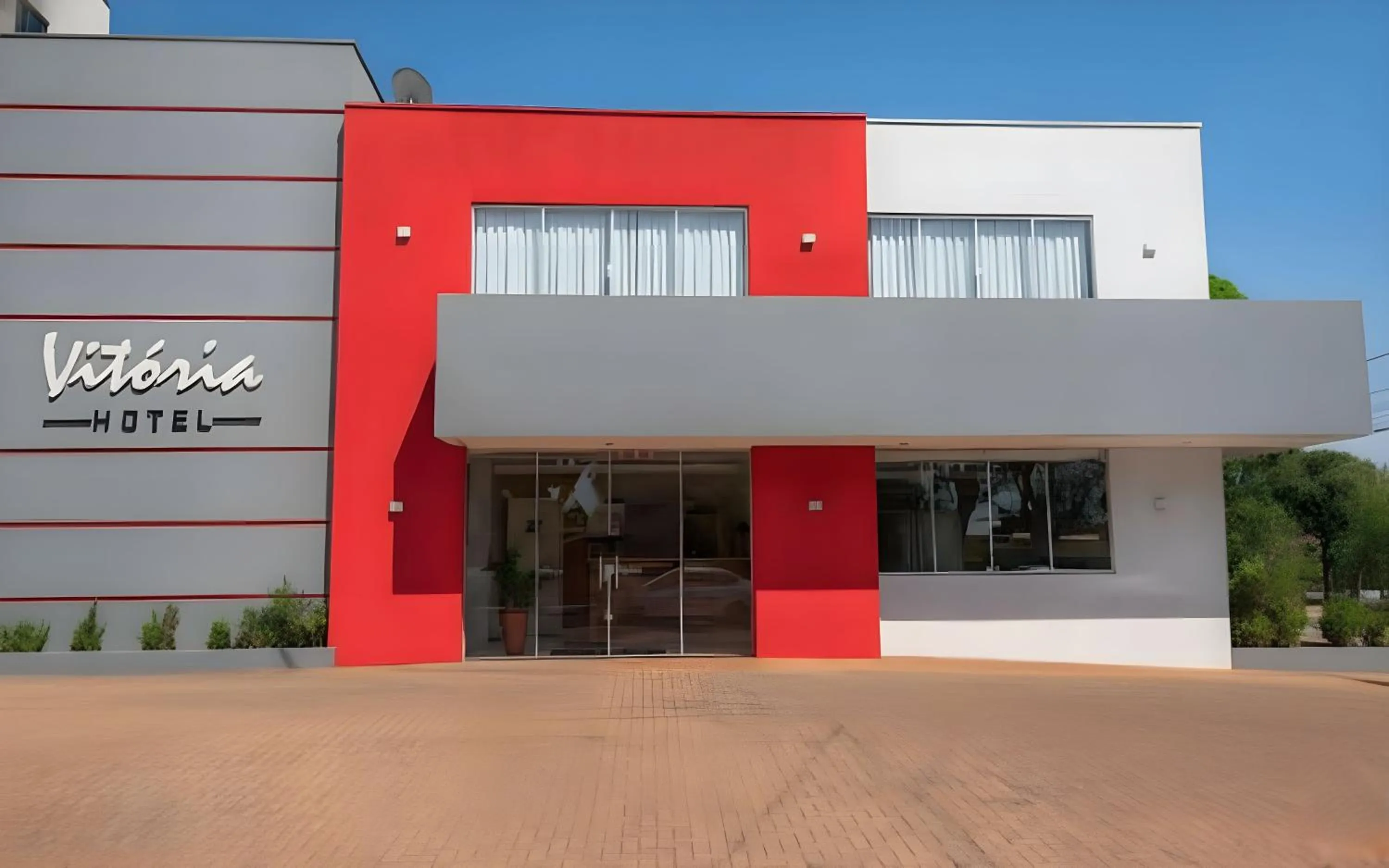 Property building in Hotel Vitória - Guaíra