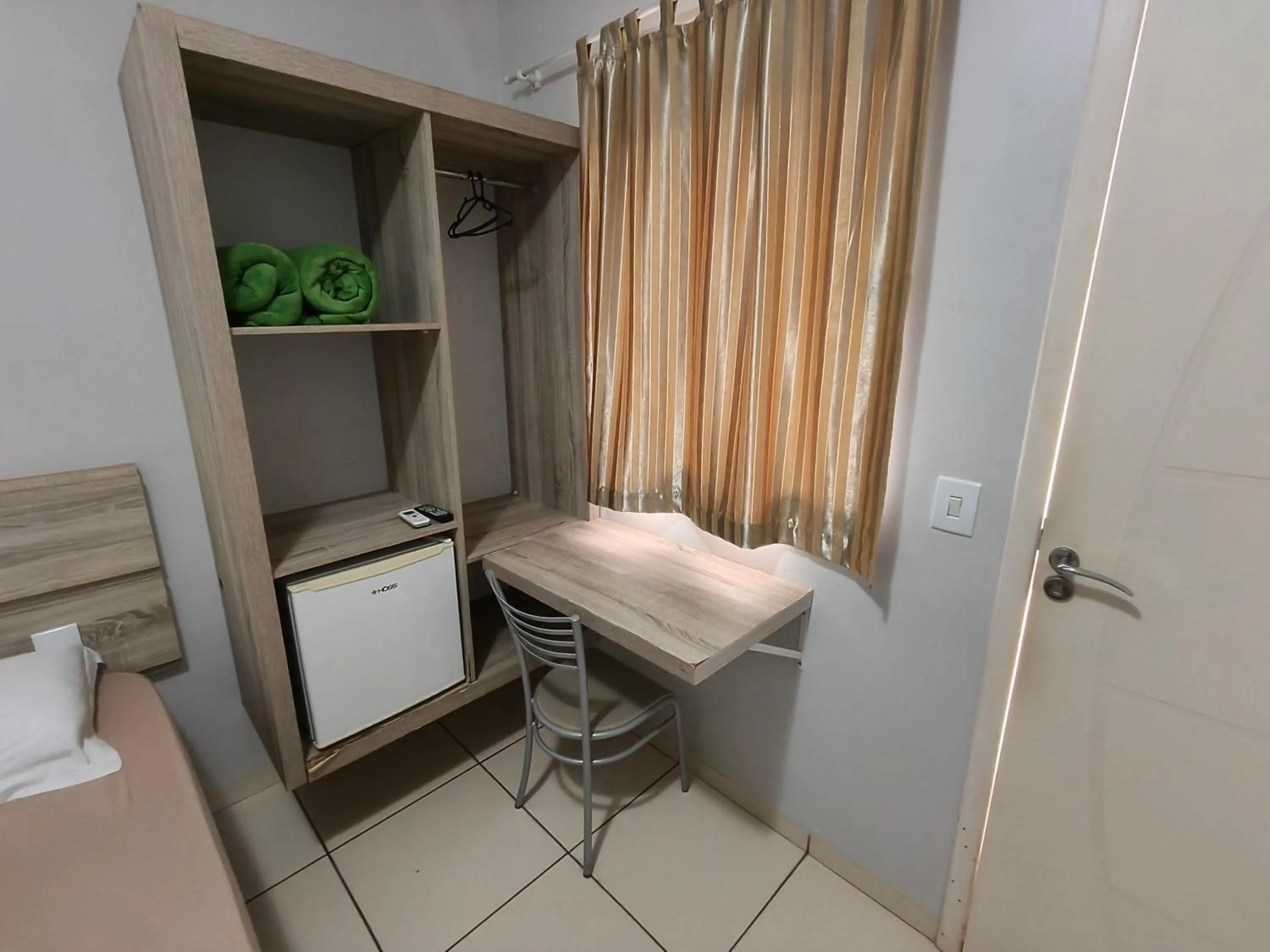 wardrobe in Hotel Vitória - Guaíra