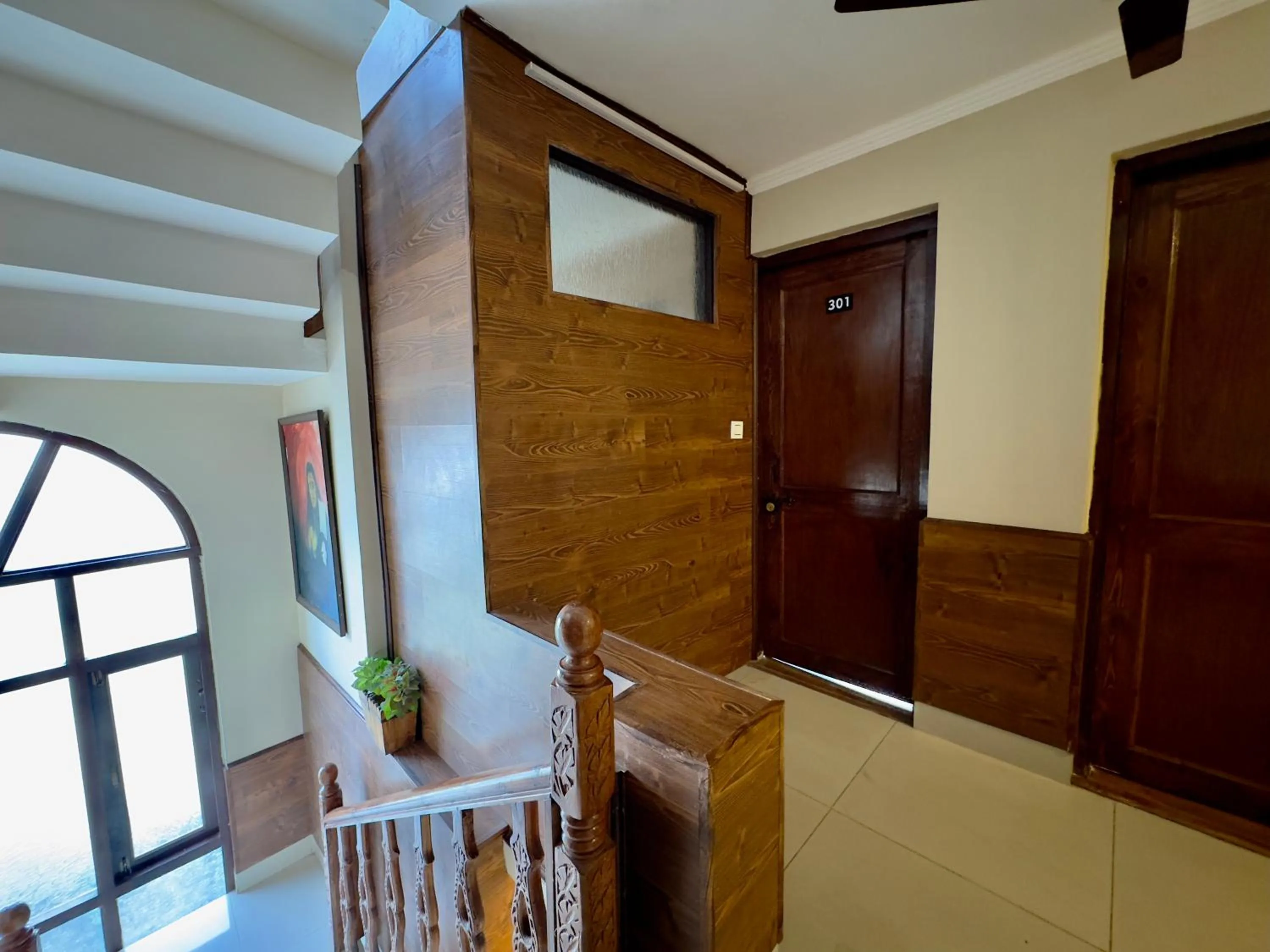 wardrobe in Hotel Jafson Accommodates