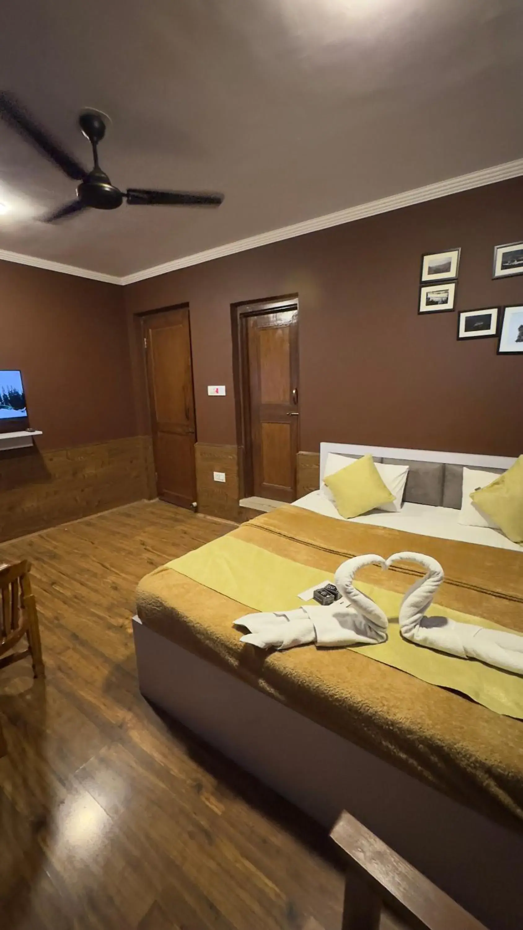 Communal lounge/ TV room, Bed in Hotel Jafson Accommodates Communal lounge/ TV room, Bed in Hotel Jafson Accommodates