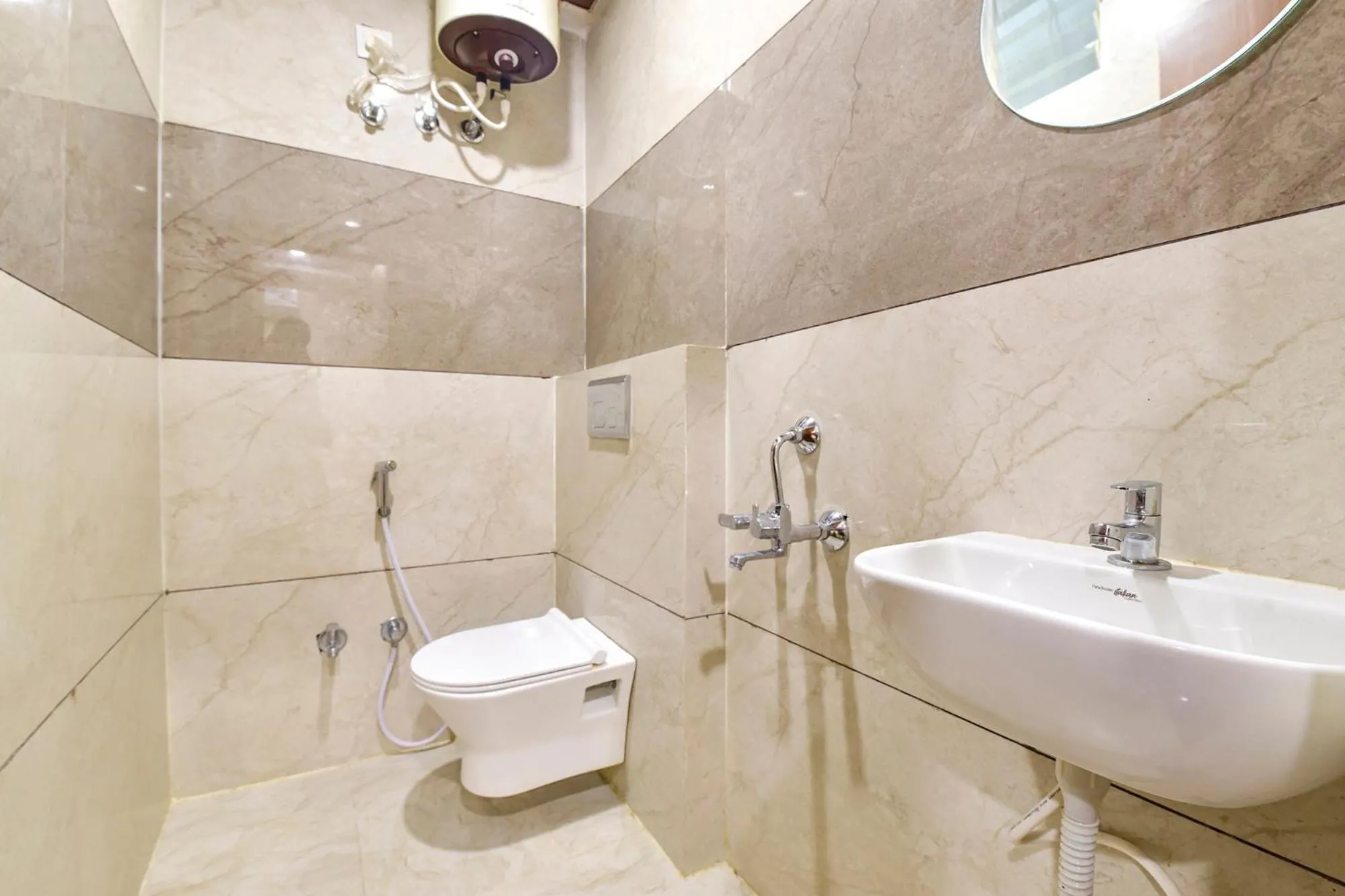 Bathroom in FabHotel Bhavna Palace