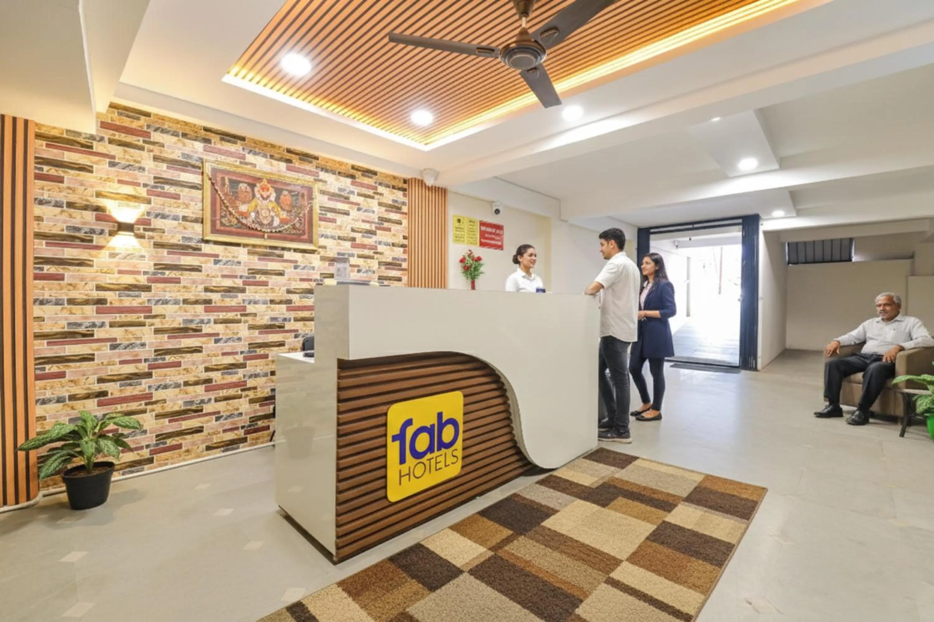 Lobby or reception in FabHotel Bhavna Palace