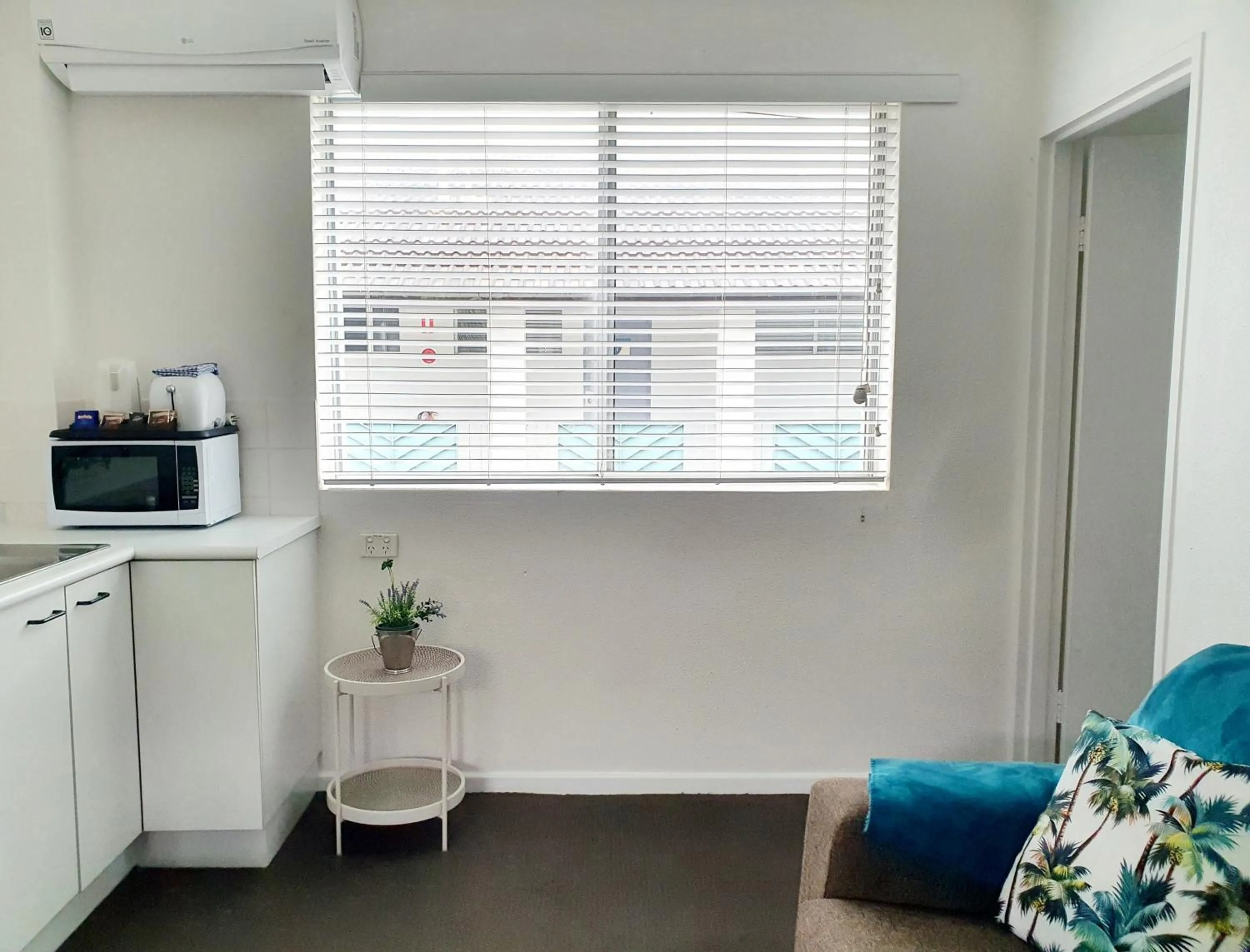 Kitchen or kitchenette in Oceanside Hawks Nest