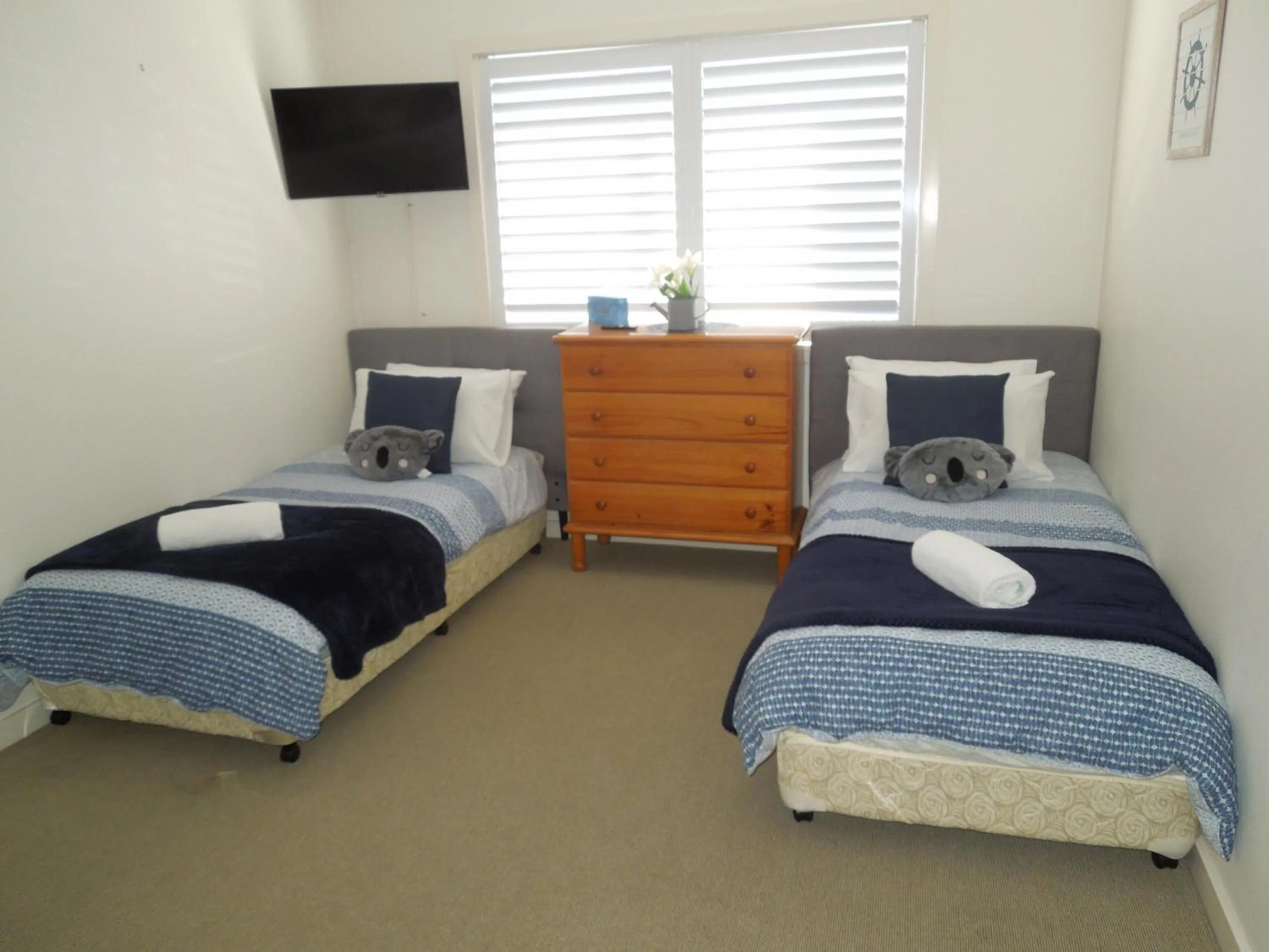 Bedroom, Bed in Oceanside Hawks Nest