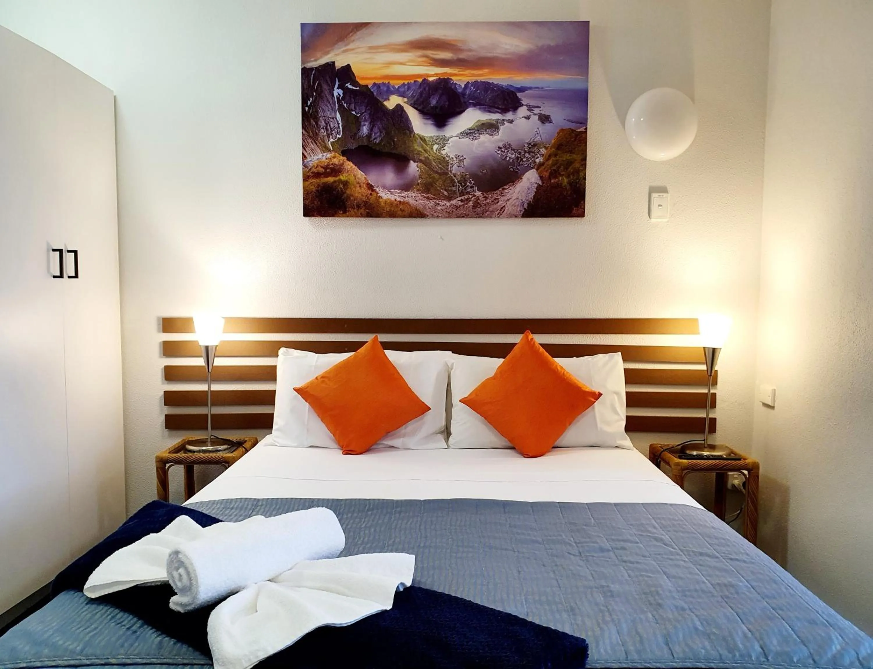 Bedroom, Bed in Oceanside Hawks Nest