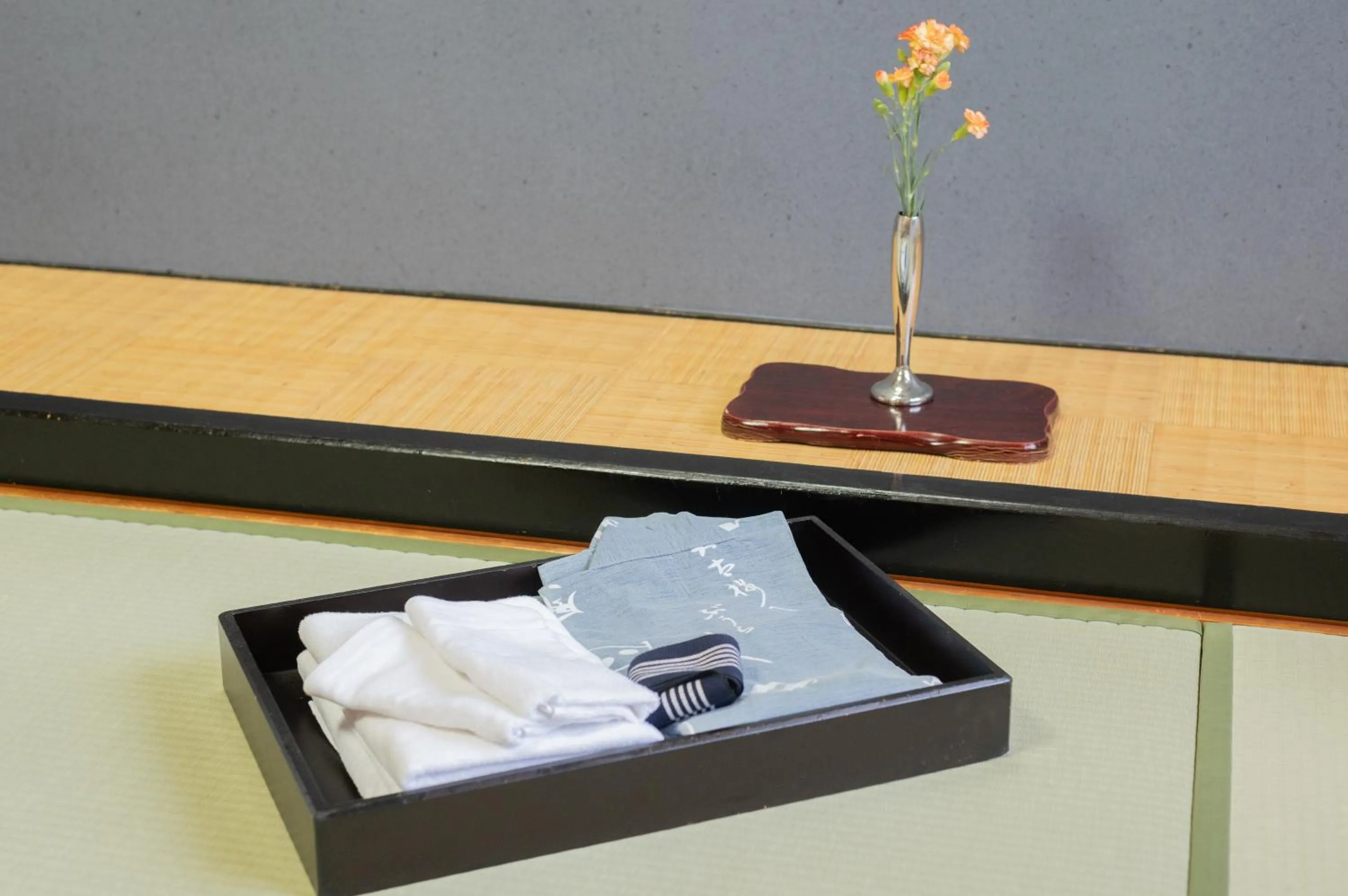 Photo of the whole room in Yataro