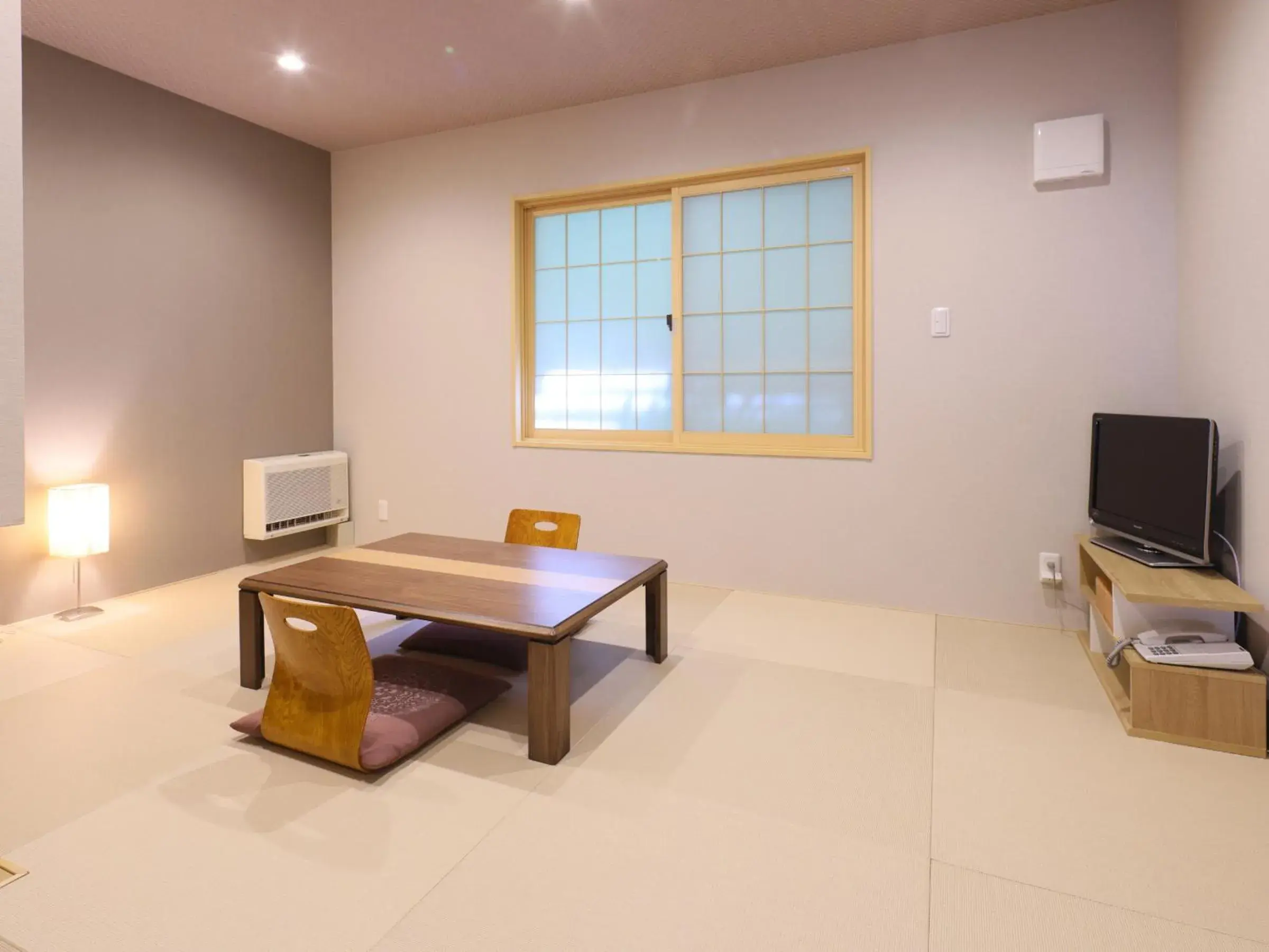 Triple Room with Bathroom in Kamikochi Hotel Triple Room with Bathroom in Kamikochi Hotel