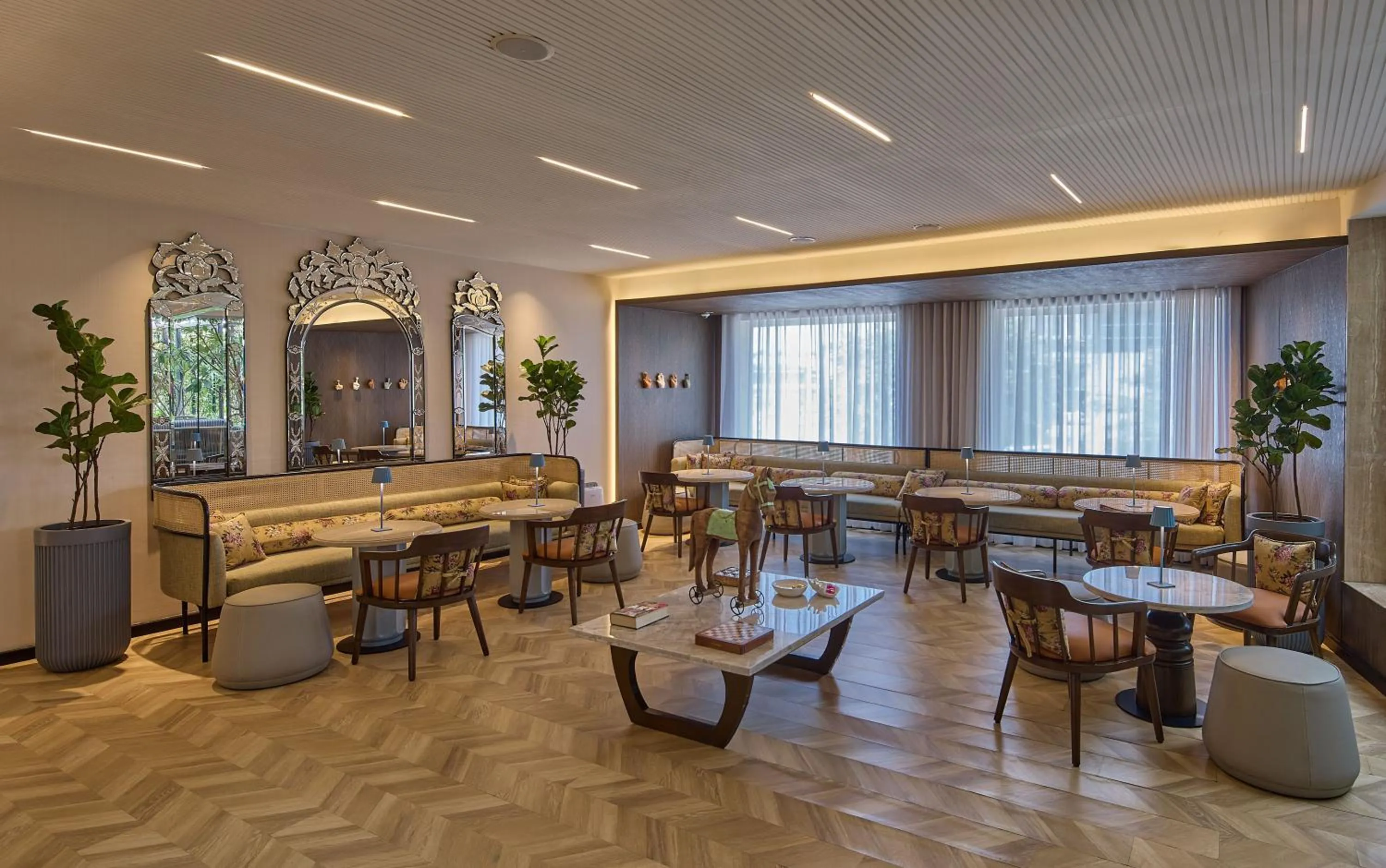 Restaurant/places to eat in ICONIQA Hotel Mumbai International Airport