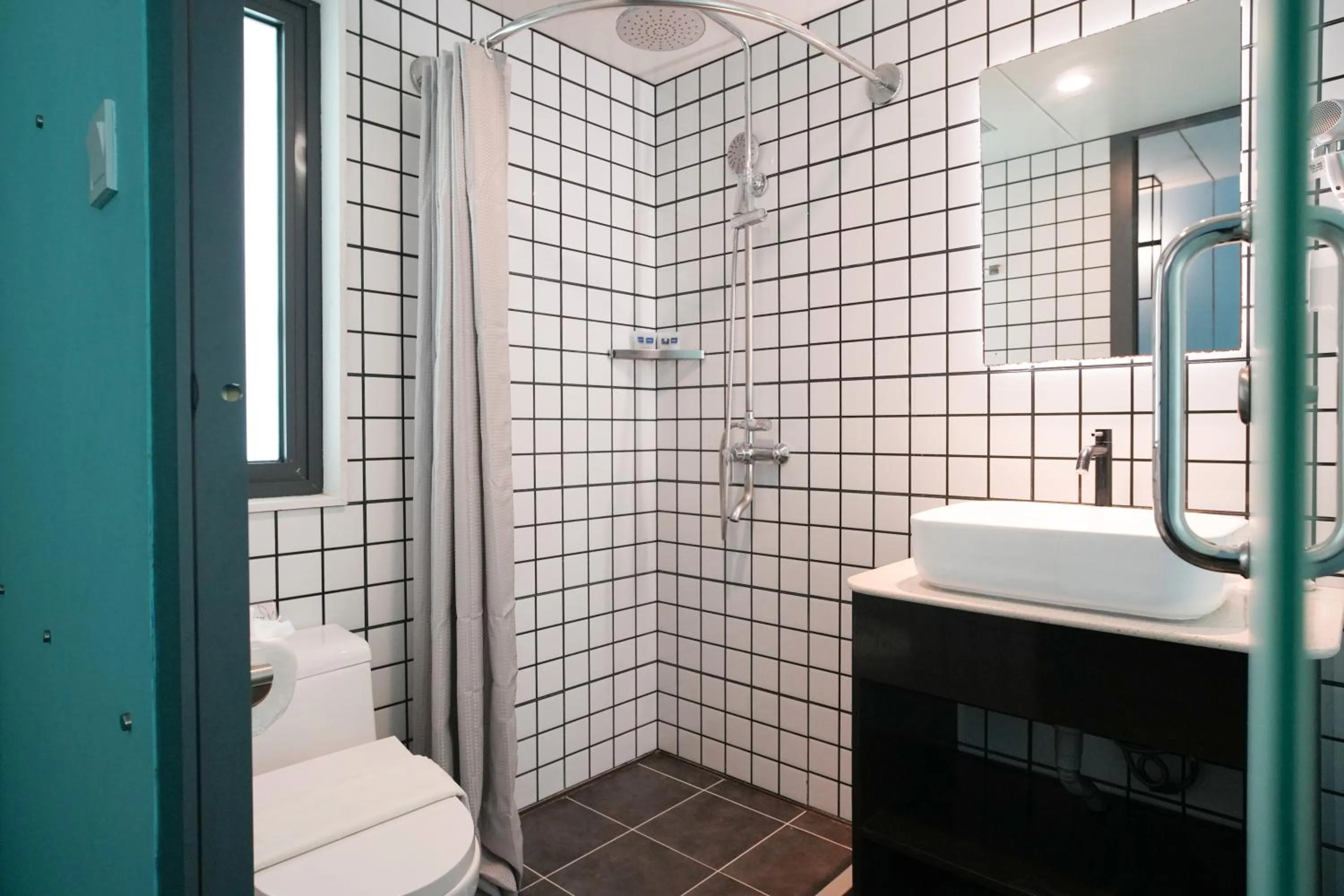 Shower in Apsaras Tribe Siargao