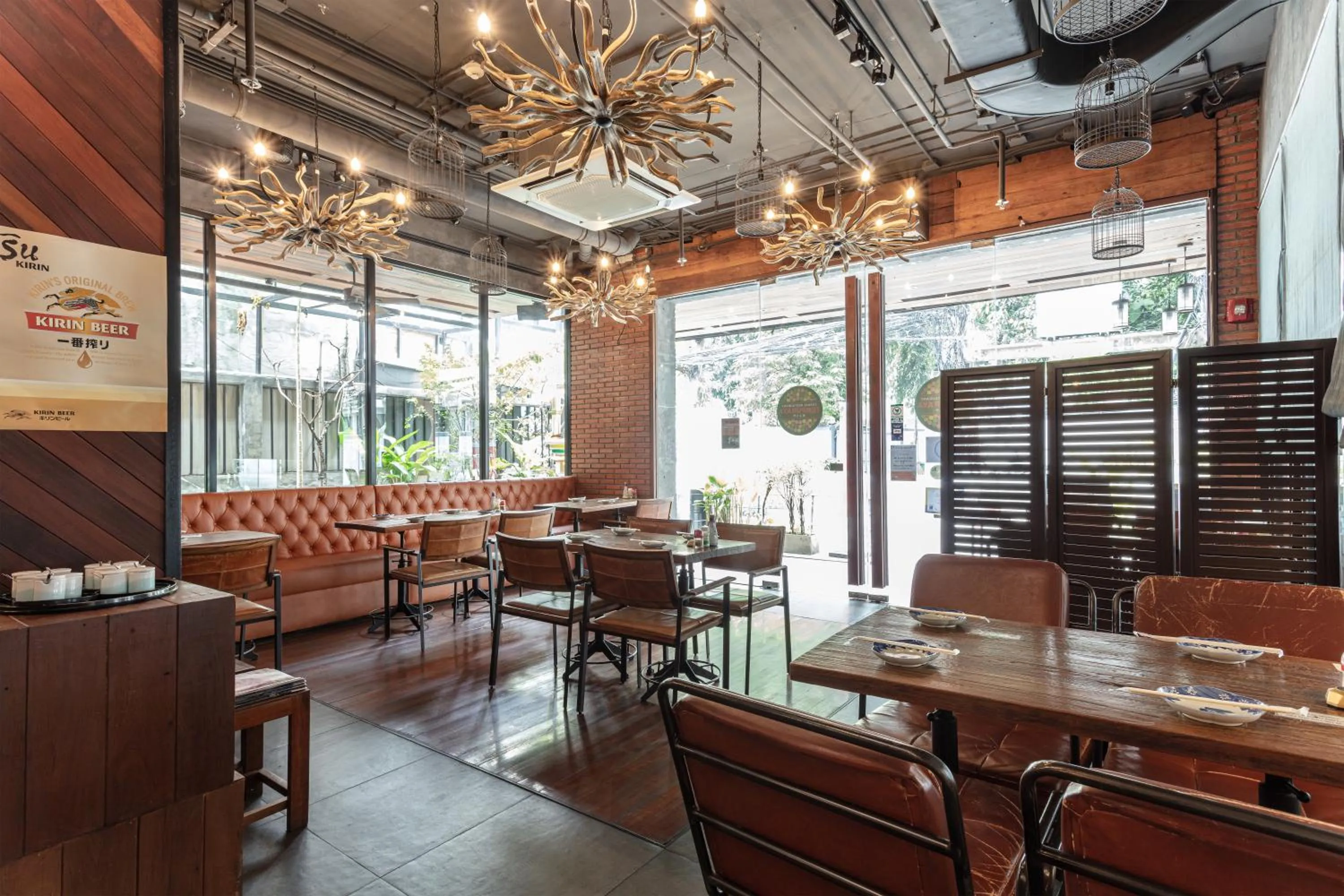 Restaurant/places to eat in Adelphi Forty-Nine