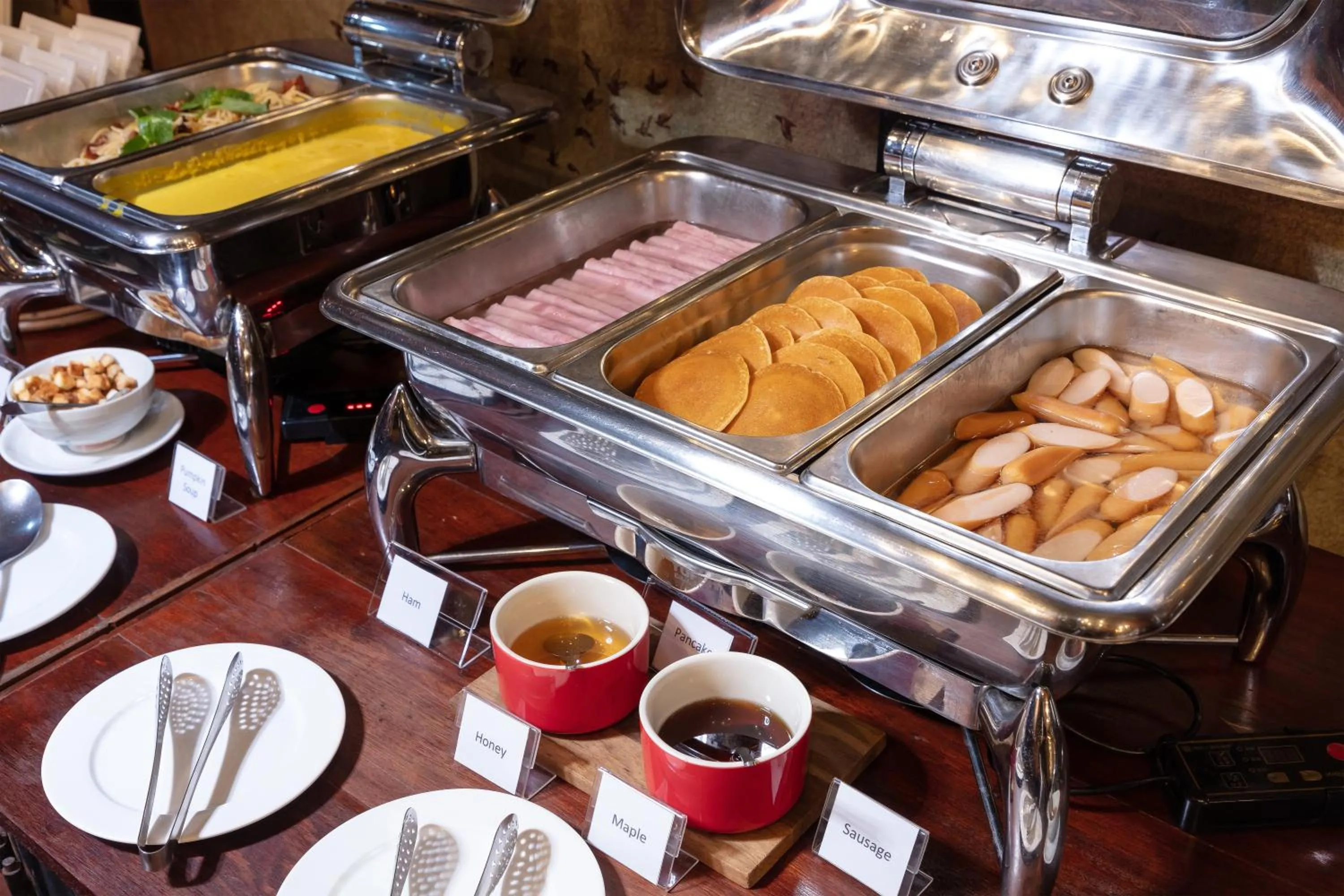 Breakfast in Adelphi Forty-Nine