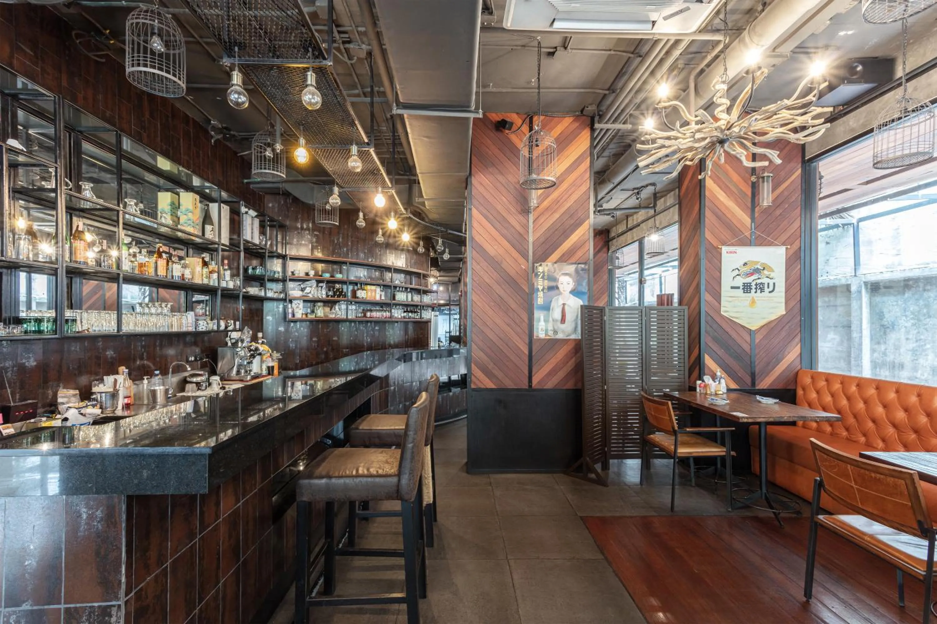 Restaurant/places to eat in Adelphi Forty-Nine