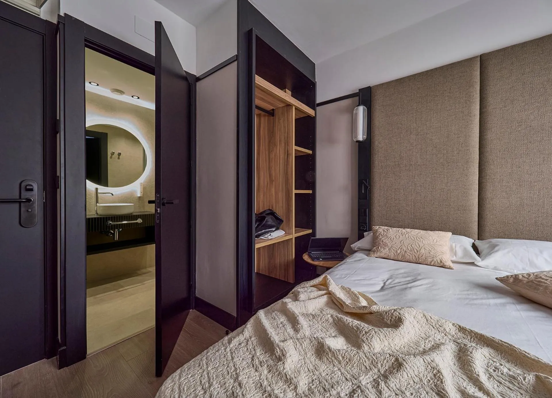 Bedroom, Bed in B48 Oviedo Ópera