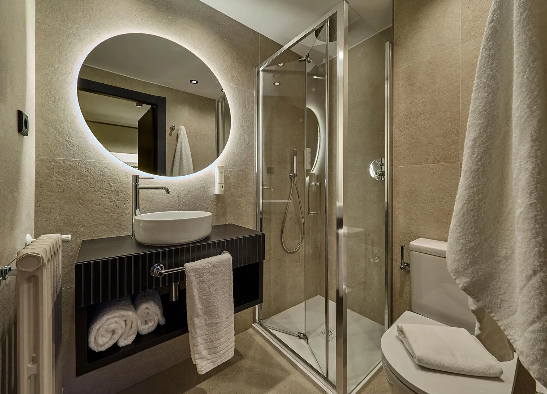 Bathroom in B48 Oviedo Ópera