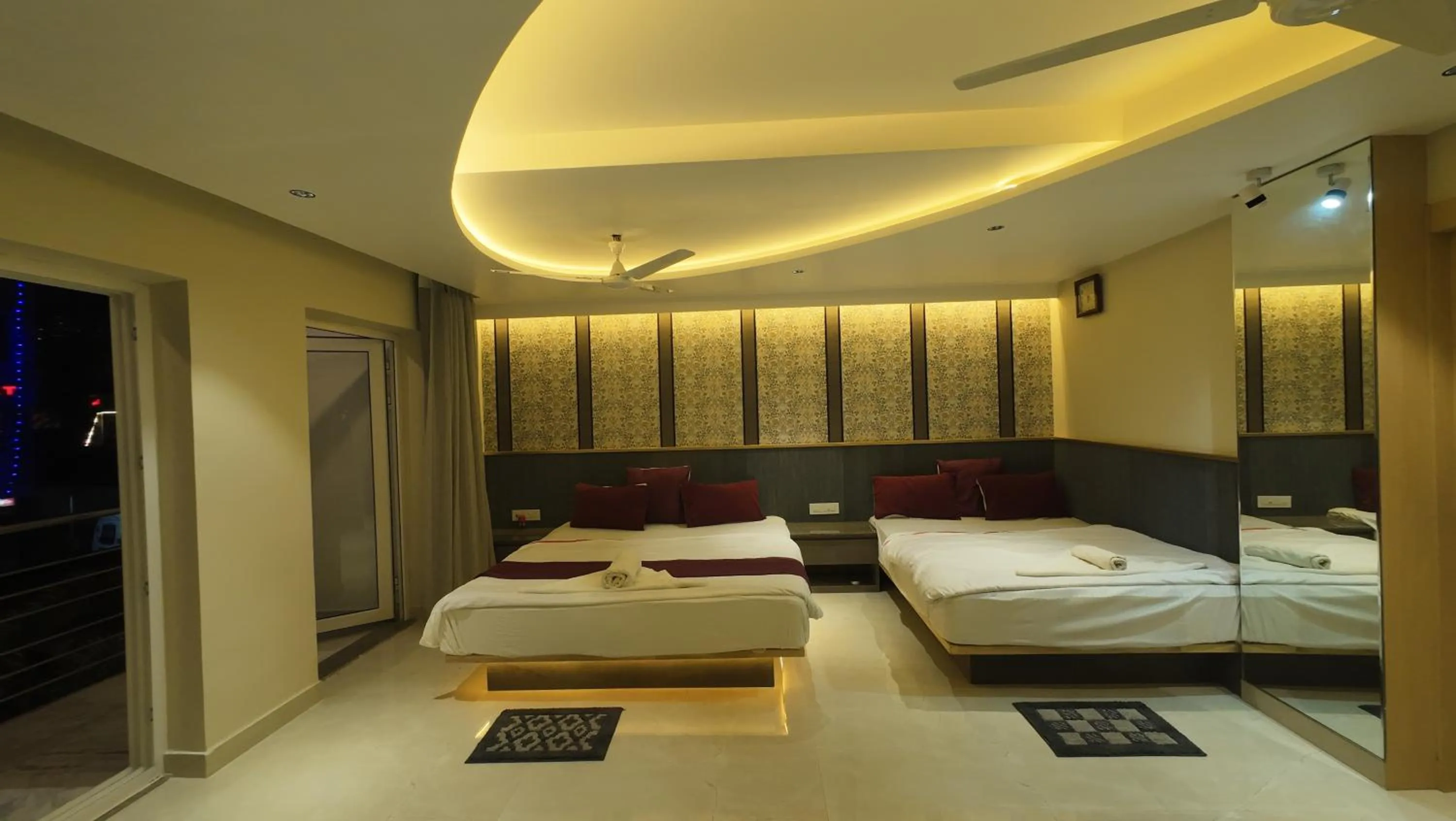 Bedroom, Bed in Hotel Seagull