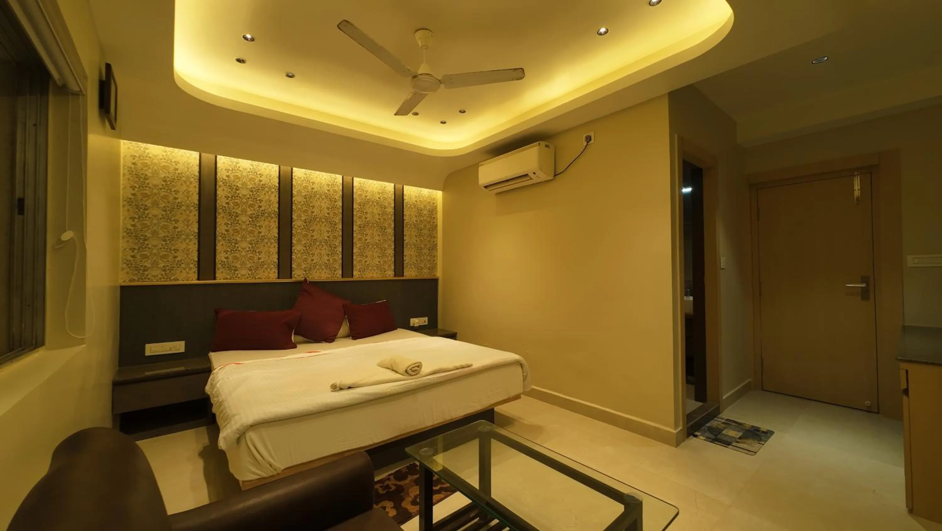 Bedroom, Bed in Hotel Seagull