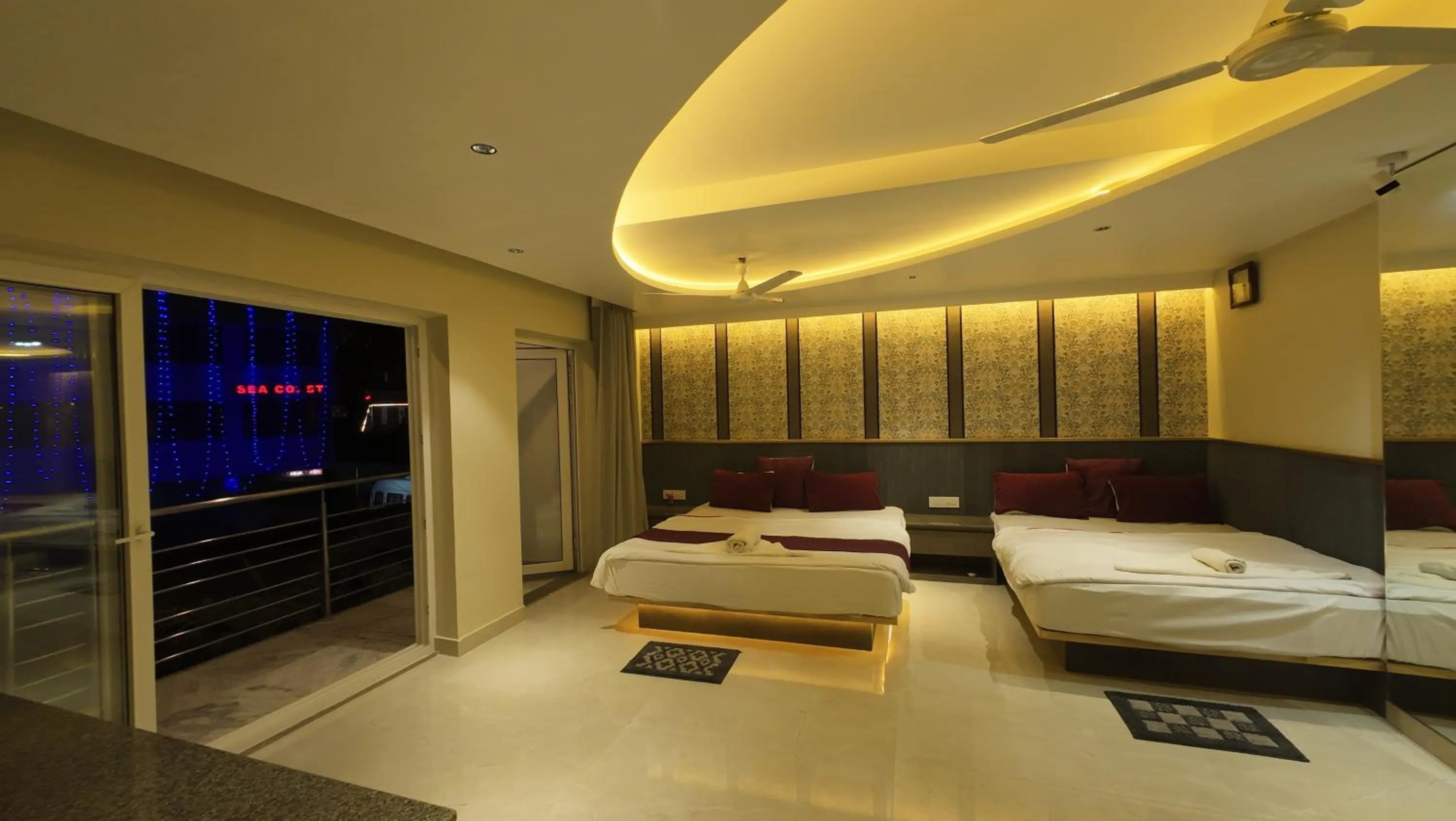 Bedroom, Bed in Hotel Seagull