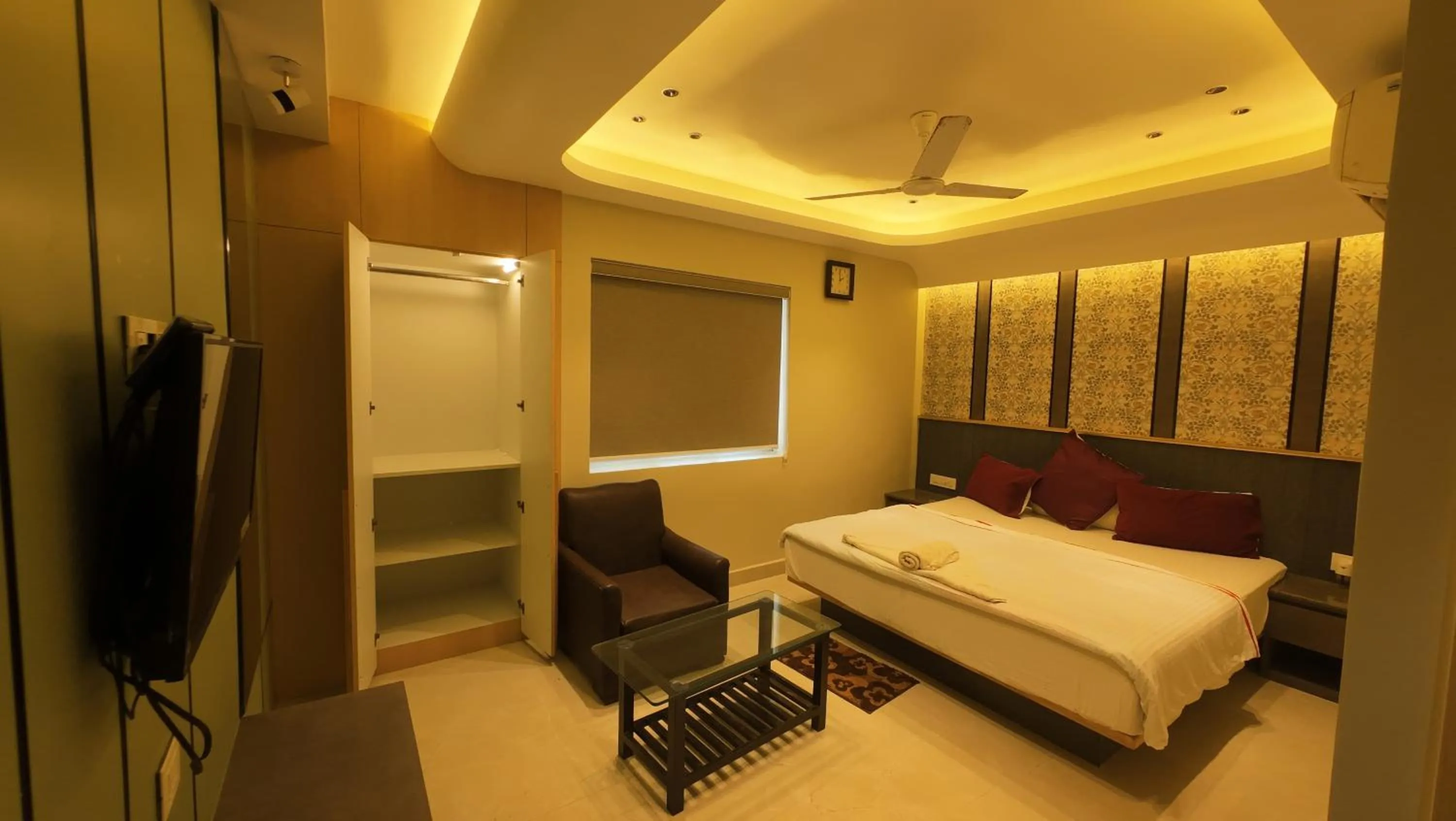 Bedroom, Bed in Hotel Seagull