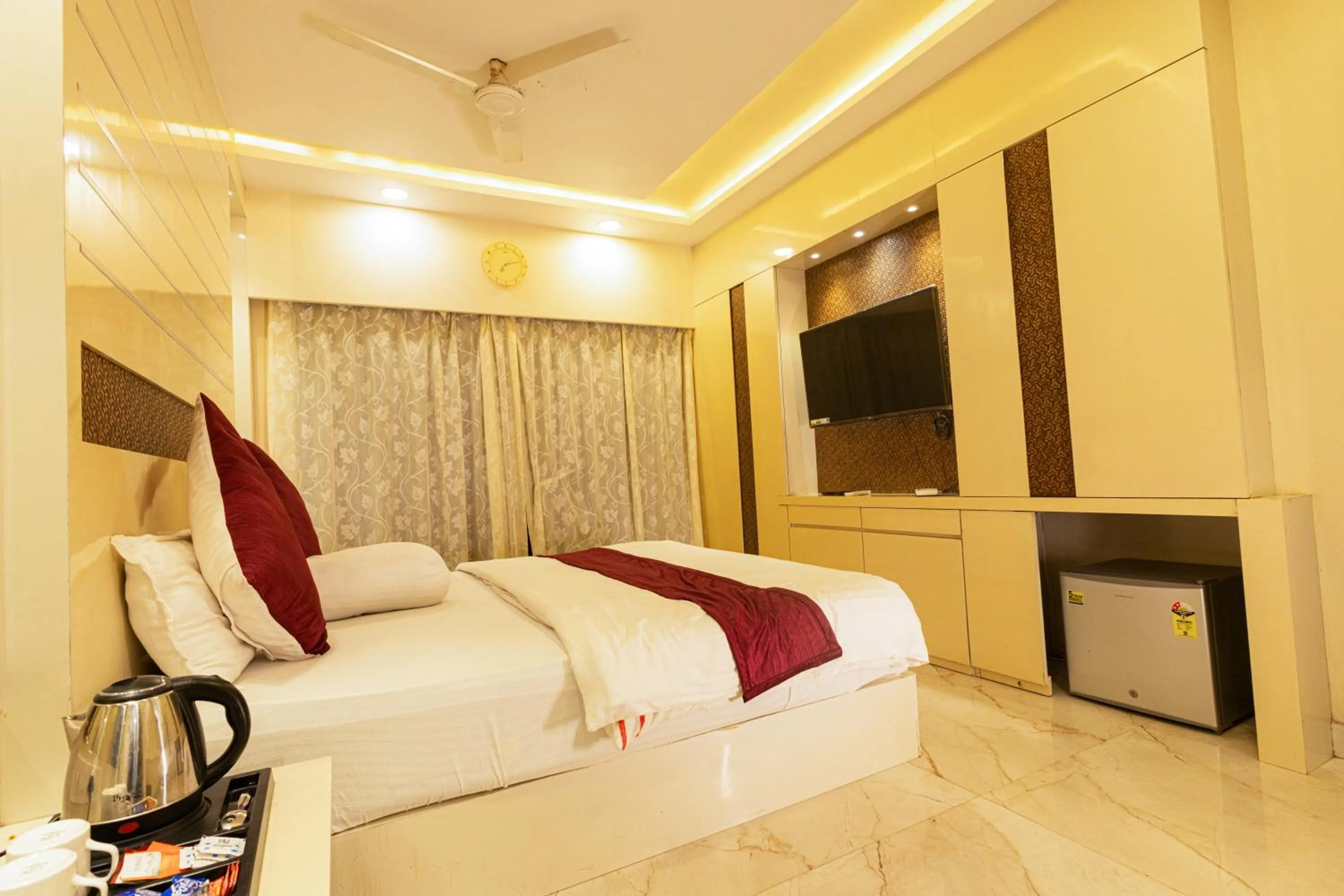 Bedroom, Bed in Hotel Seagull