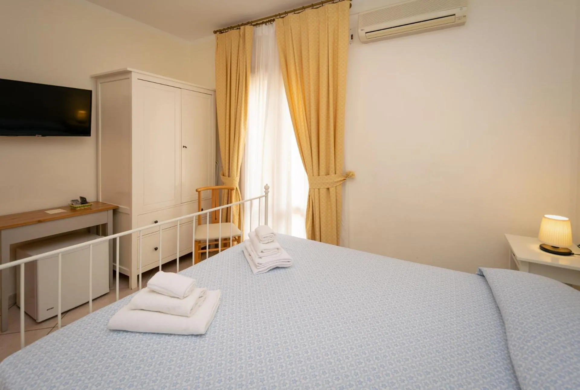 Bedroom, Bed in Hotel Anna