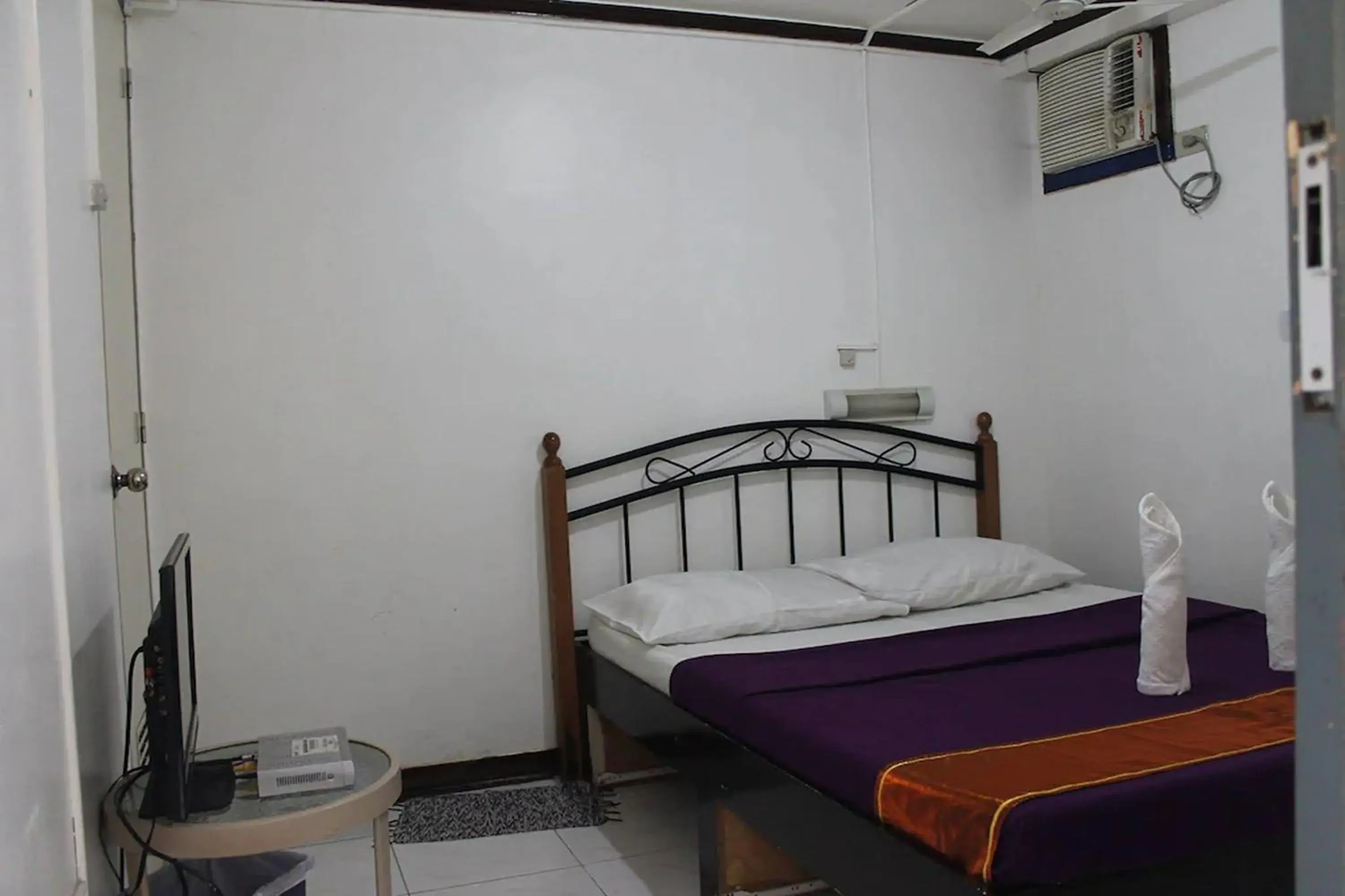 Bed in St Nicolas Inn CDO City Center Bed in St Nicolas Inn CDO City Center