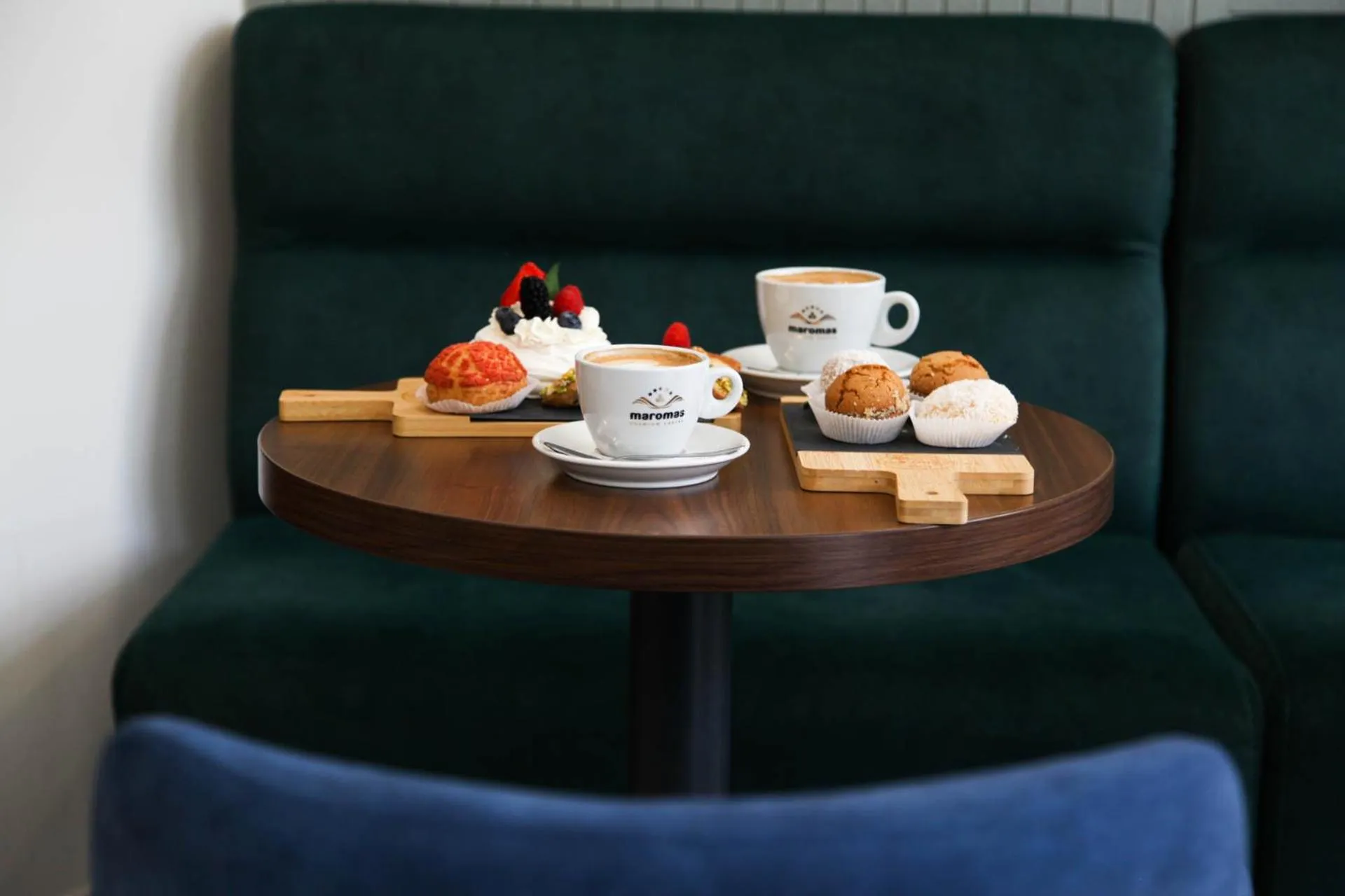 Breakfast in Corner House