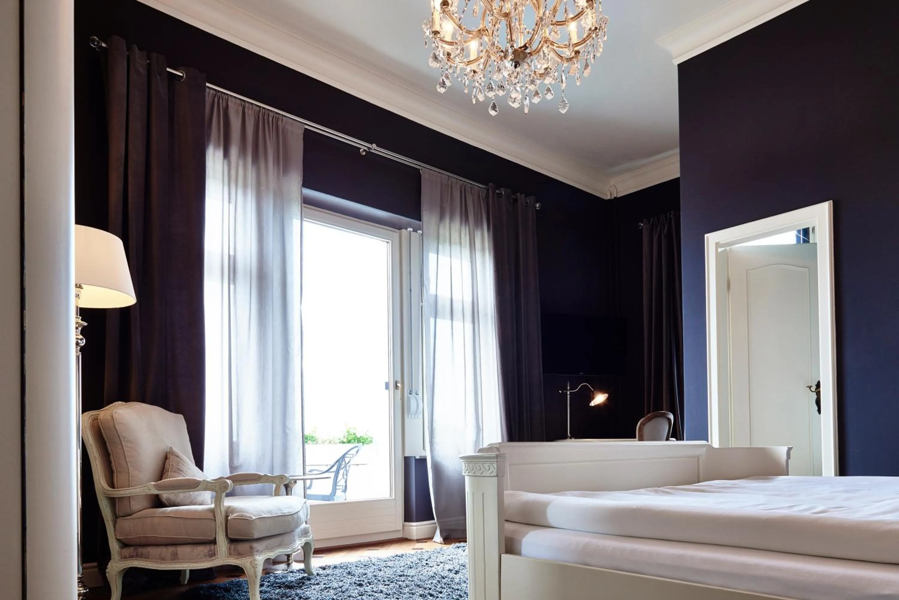 Photo of the whole room, Bed in Schlosshotel Steinburg