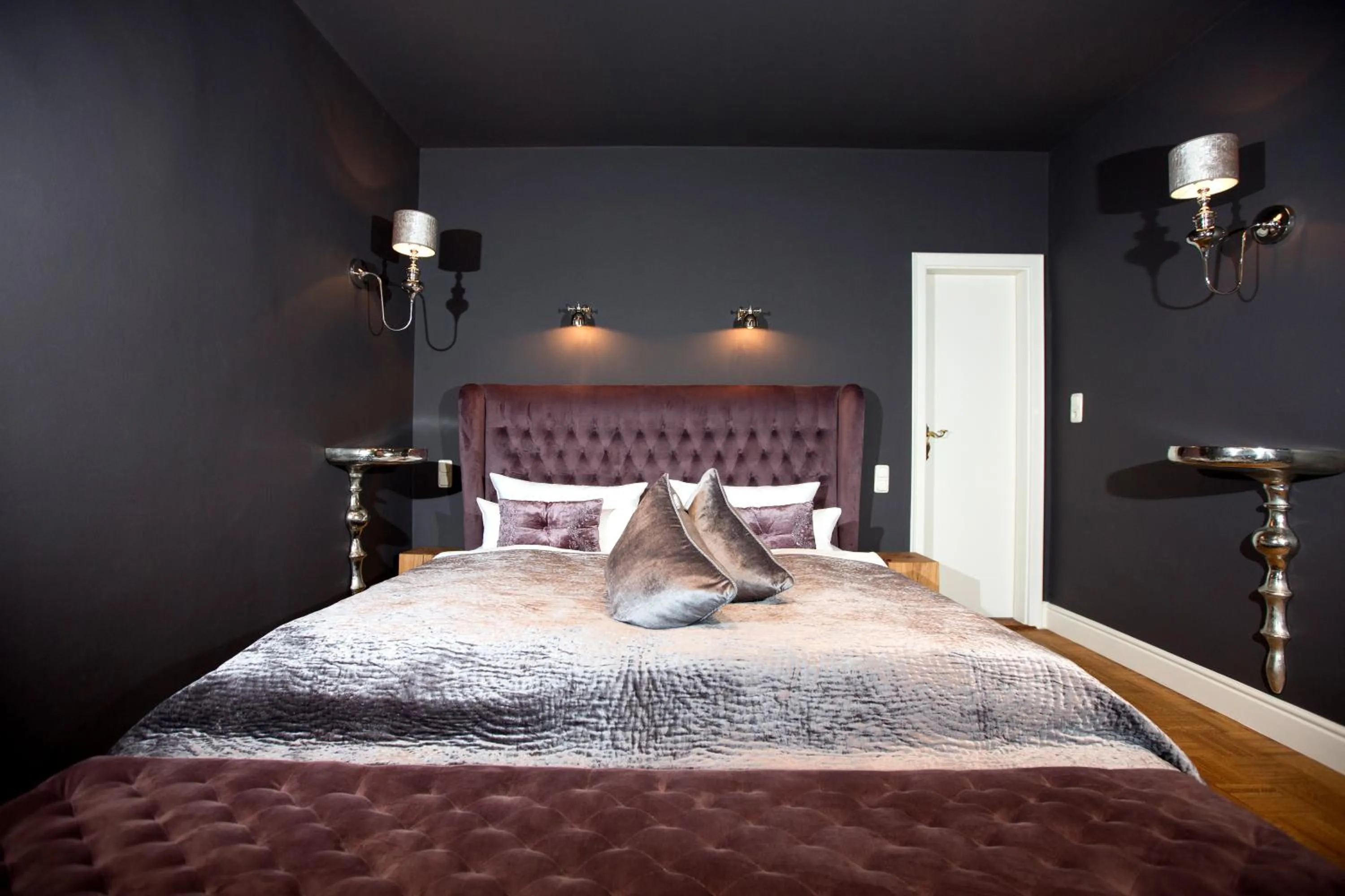 Photo of the whole room, Bed in Schlosshotel Steinburg